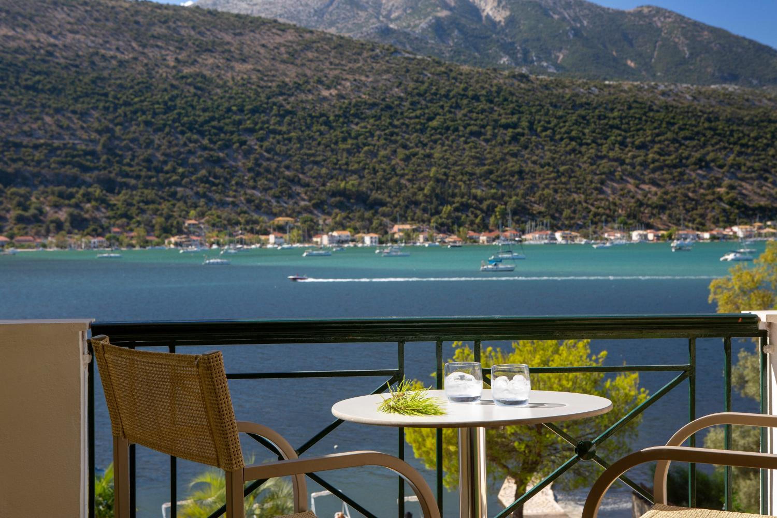 Double Room with Sea View - Photo 14