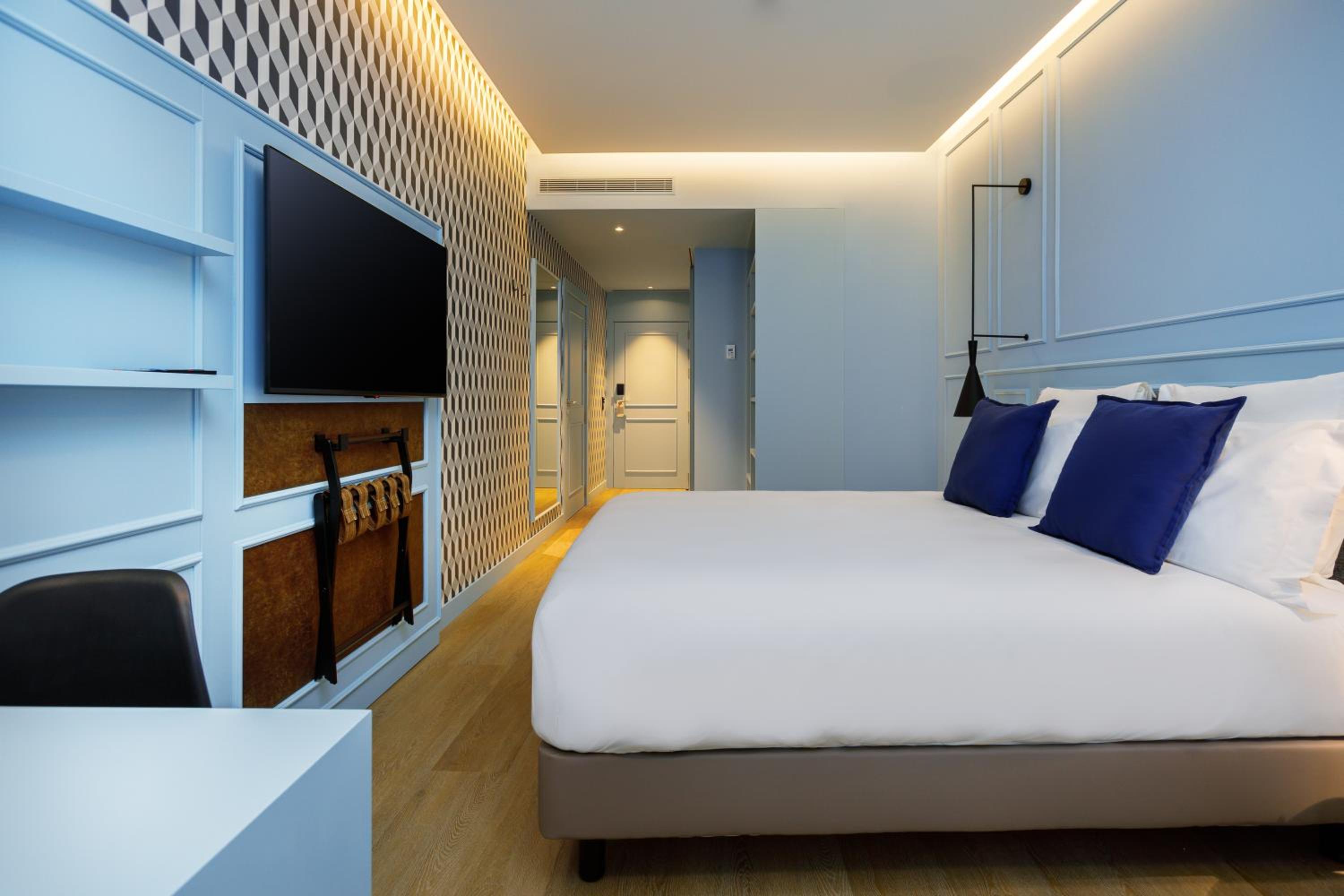 Classic Double Room - Photo 8