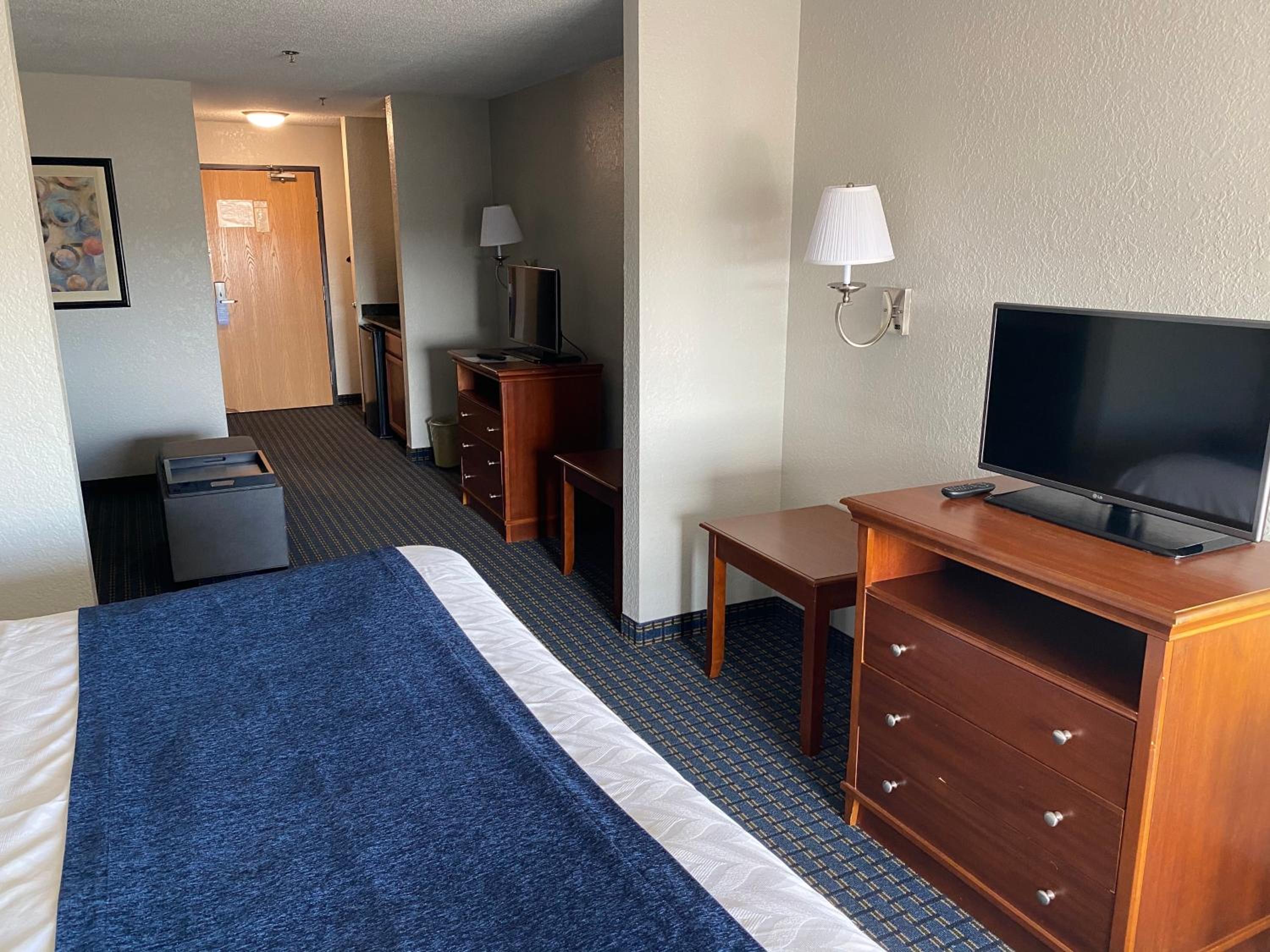 Queen Suite with Sofa Bed - Non-Smoking