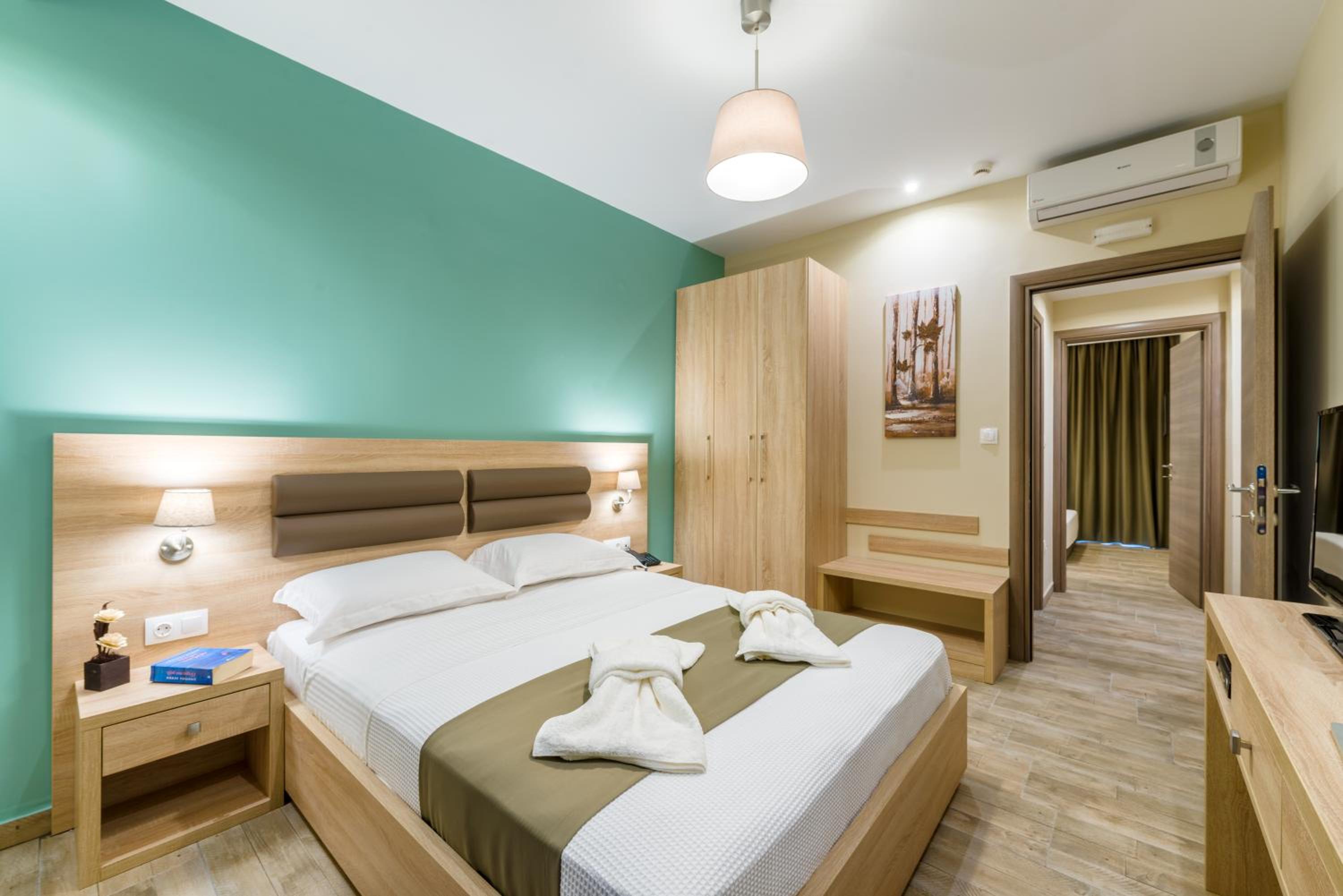 Deluxe Two-Bedroom Apartment with Balcony