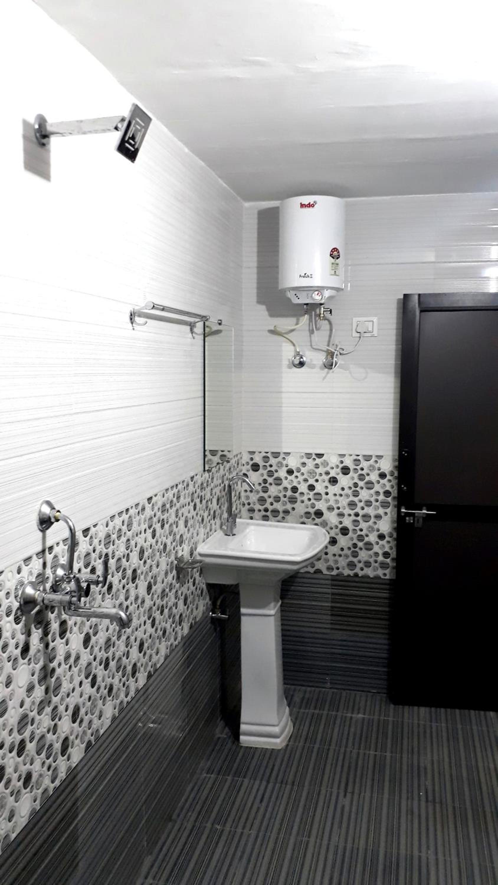Deluxe King Room - Photo 18