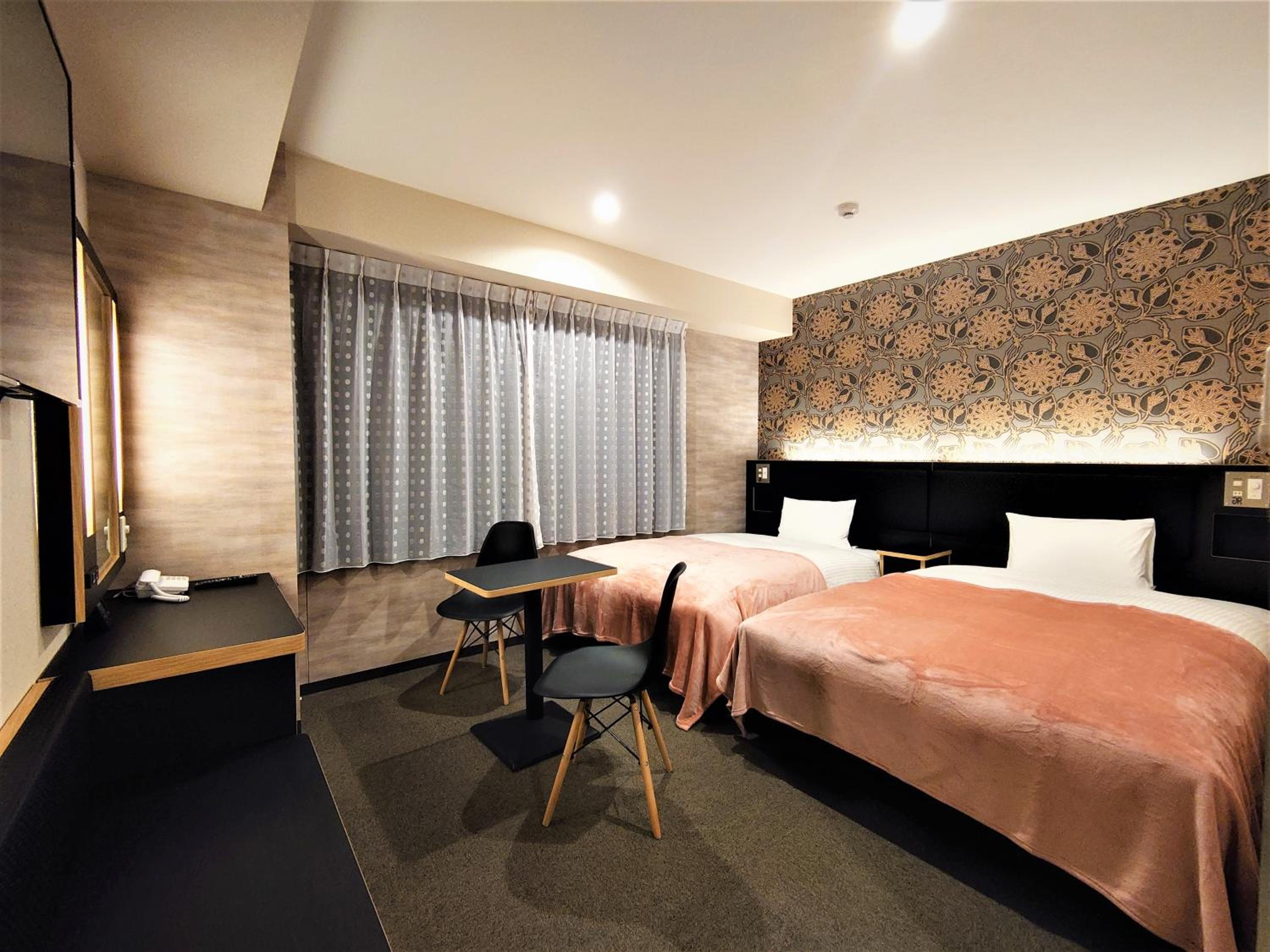 Standard Twin Room New Tower - Non-Smoking - Photo 1