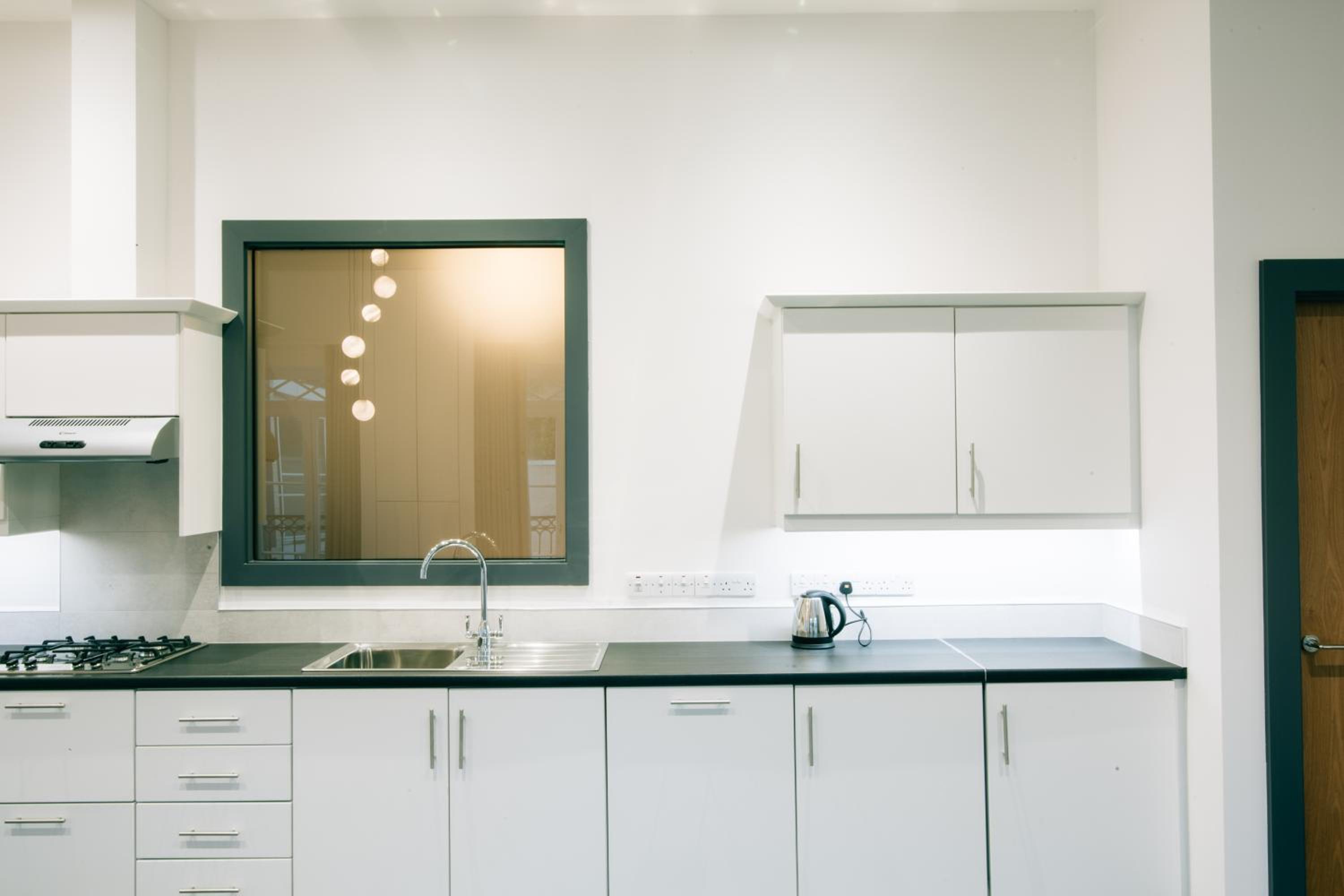One-Bedroom Apartment - Photo 3