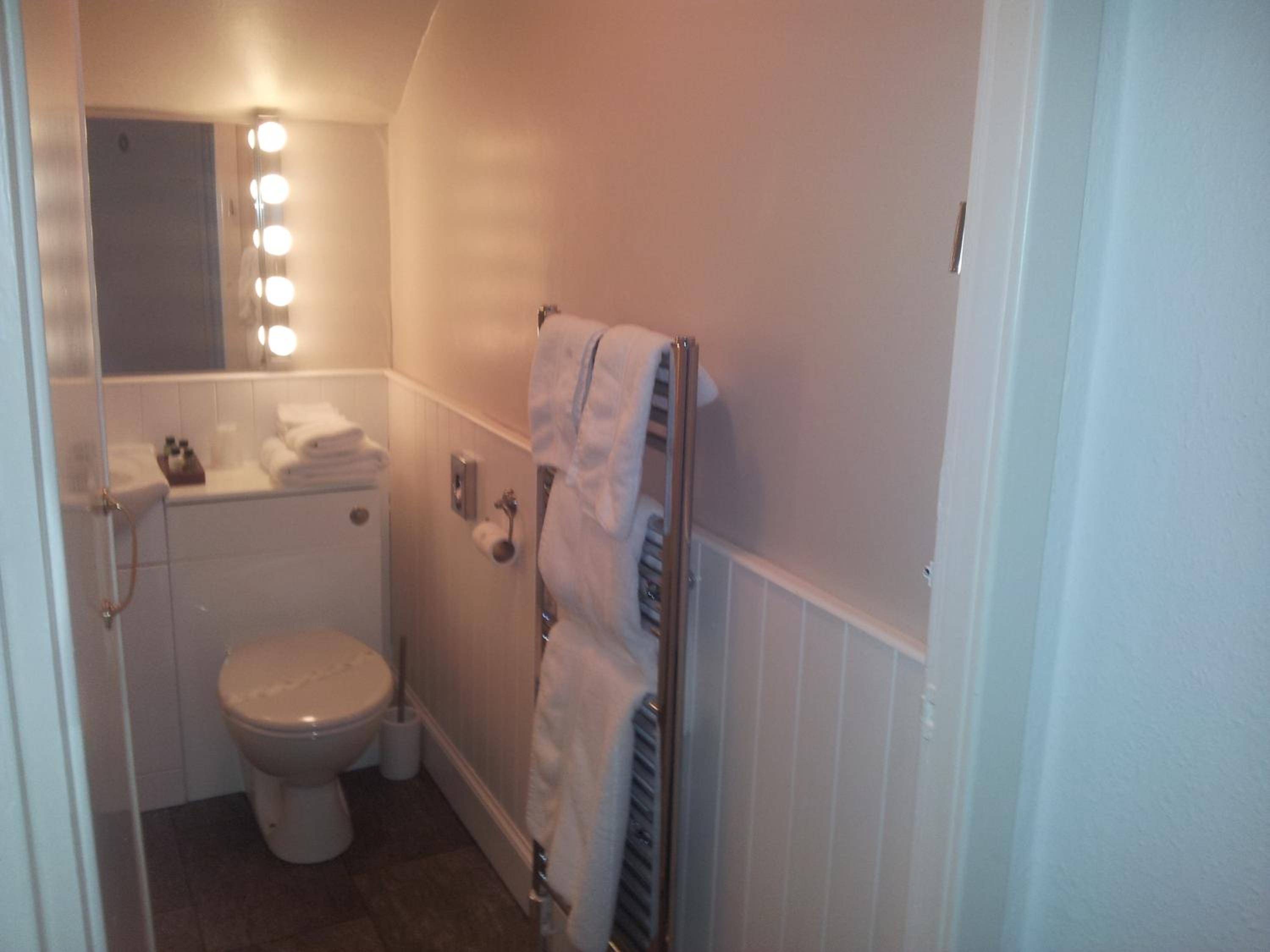 Deluxe Double Room with Shower photo 3