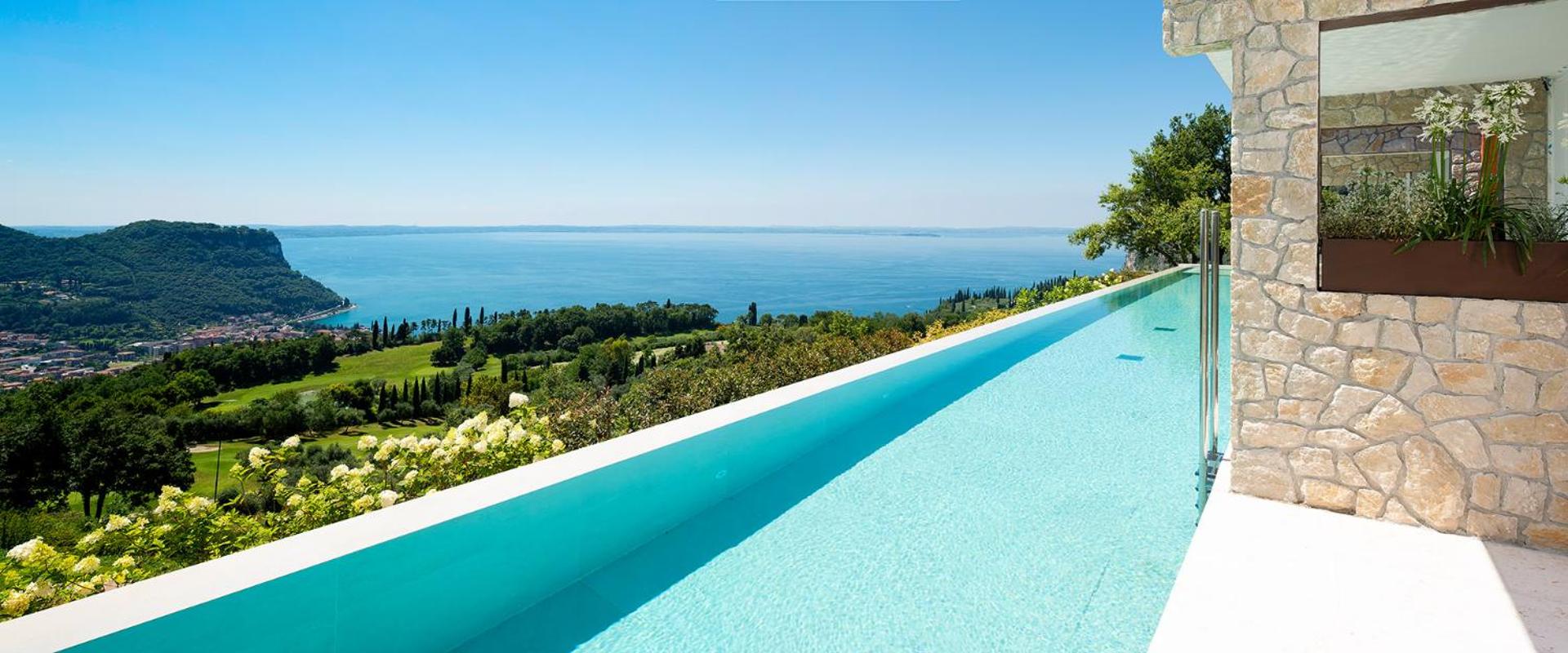Suite with Infinity Pool - Photo 66