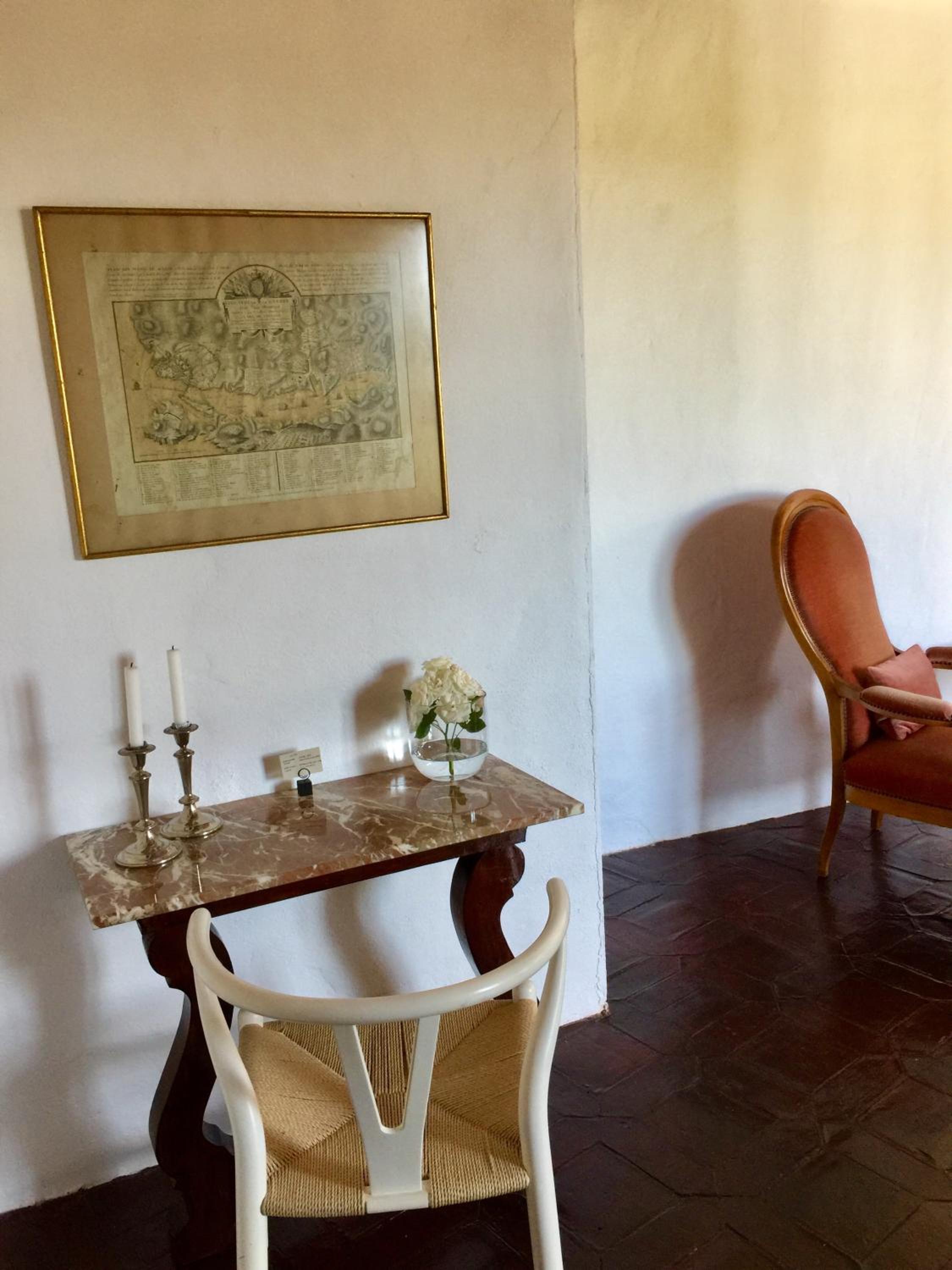 Deluxe Double Room with Balcony - Photo 5