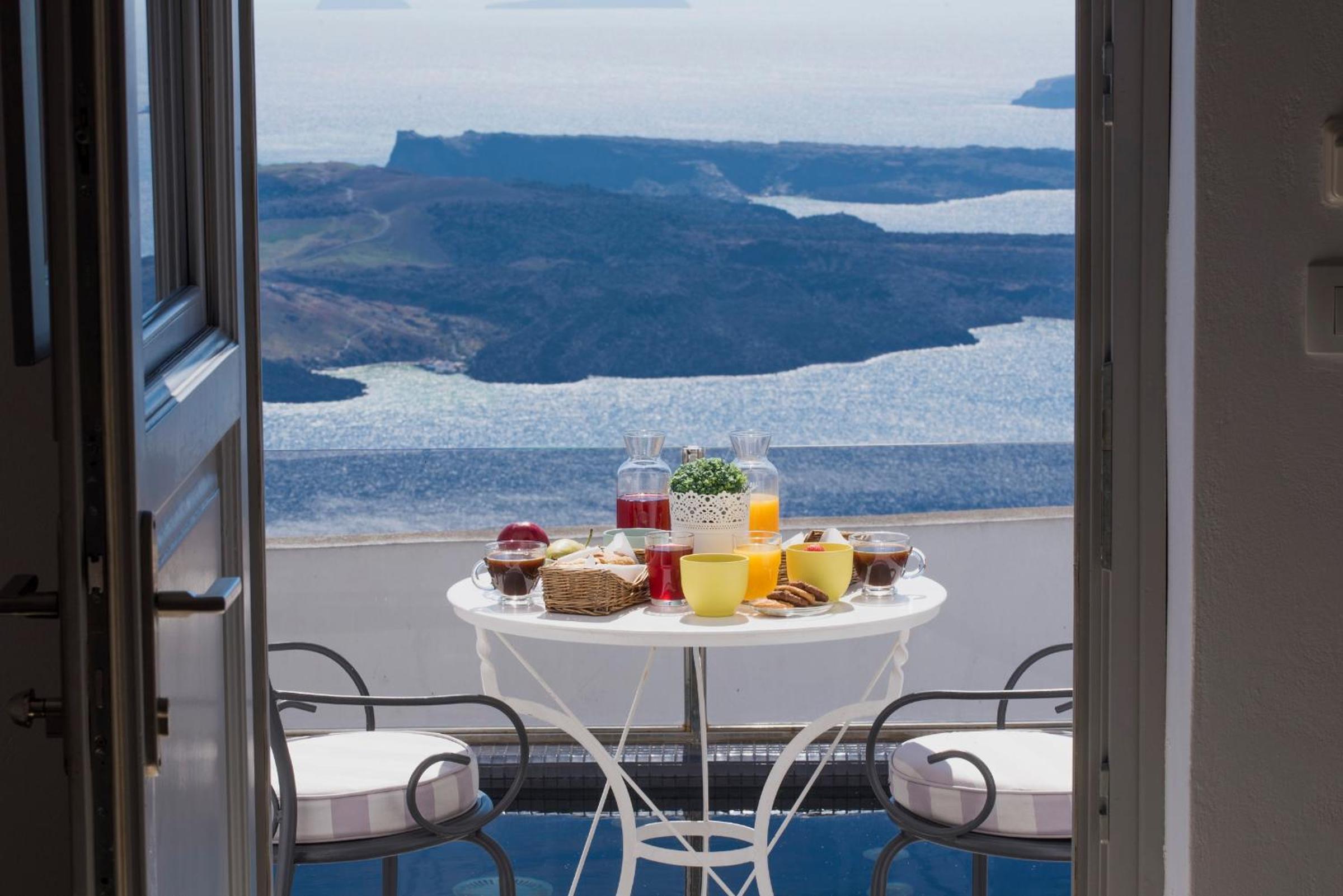 King Suite with Plunge Pool and Caldera View - Photo 13