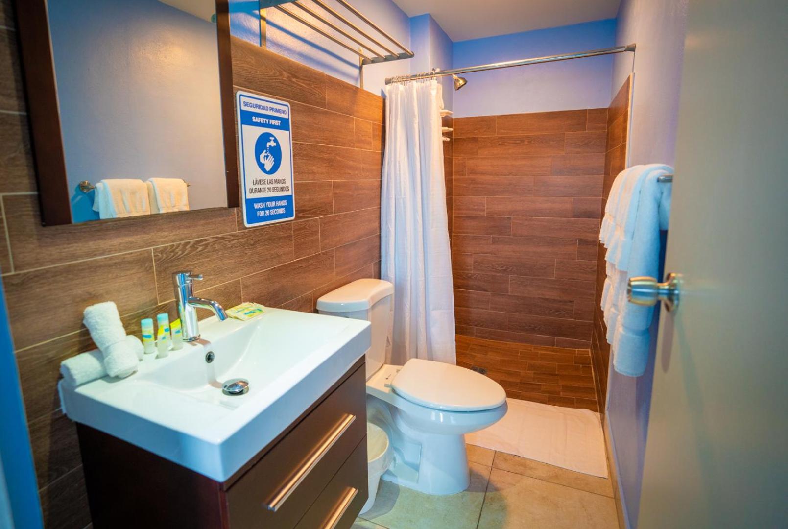 Deluxe Double Room with Balcony and Sea View photo 3