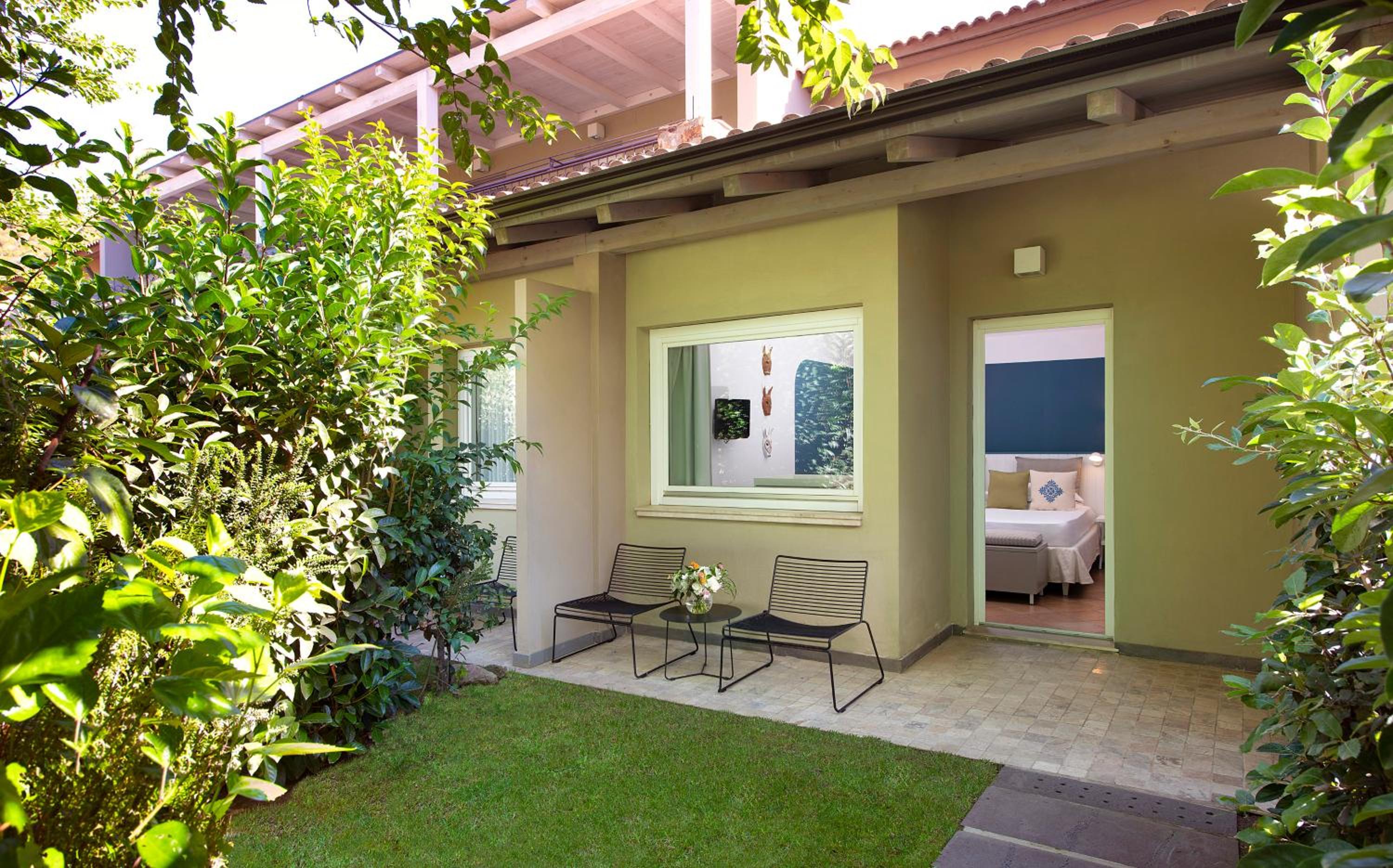 Double or Twin Room with Garden View - Photo 2