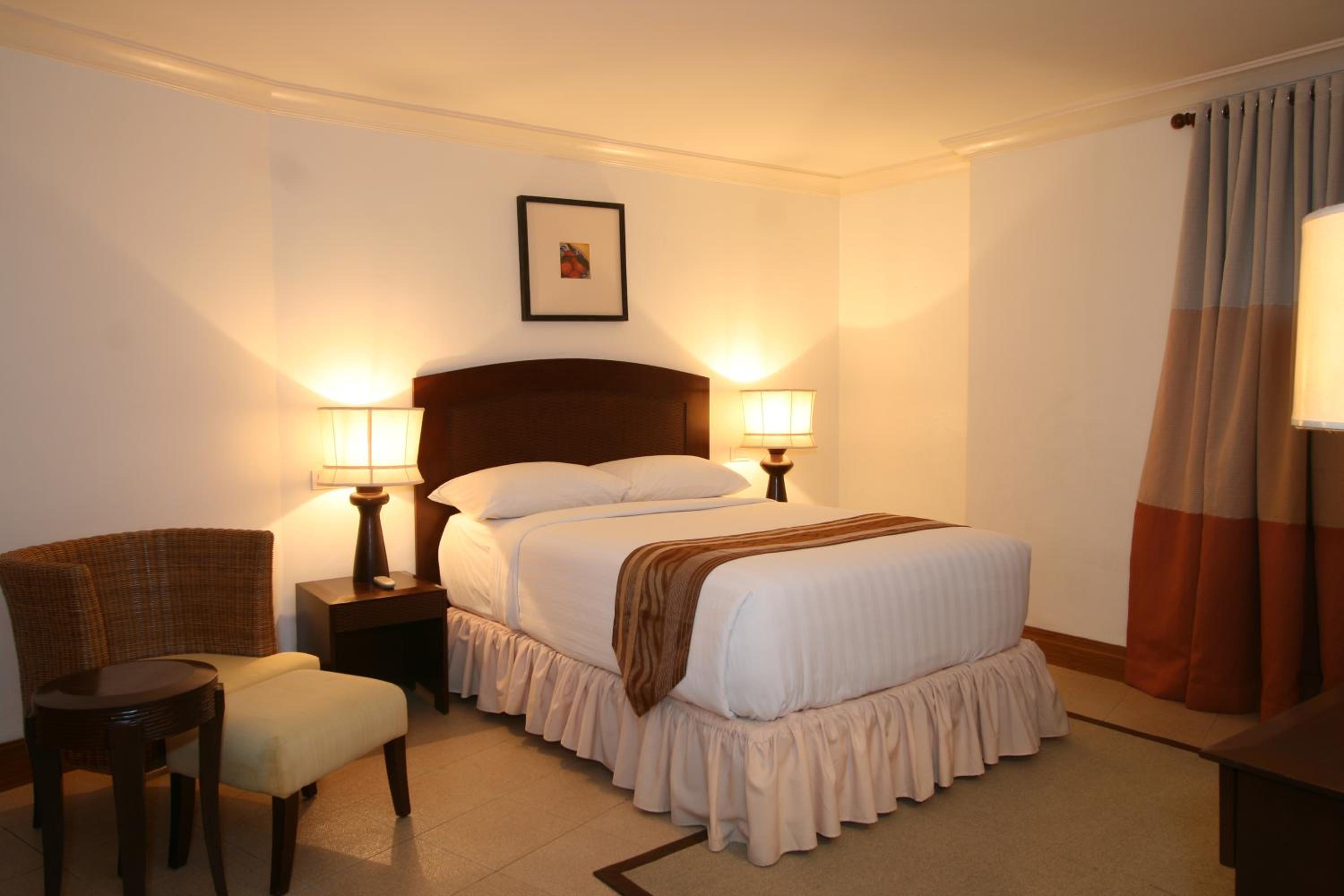 One-Bedroom Suite - Photo 3
