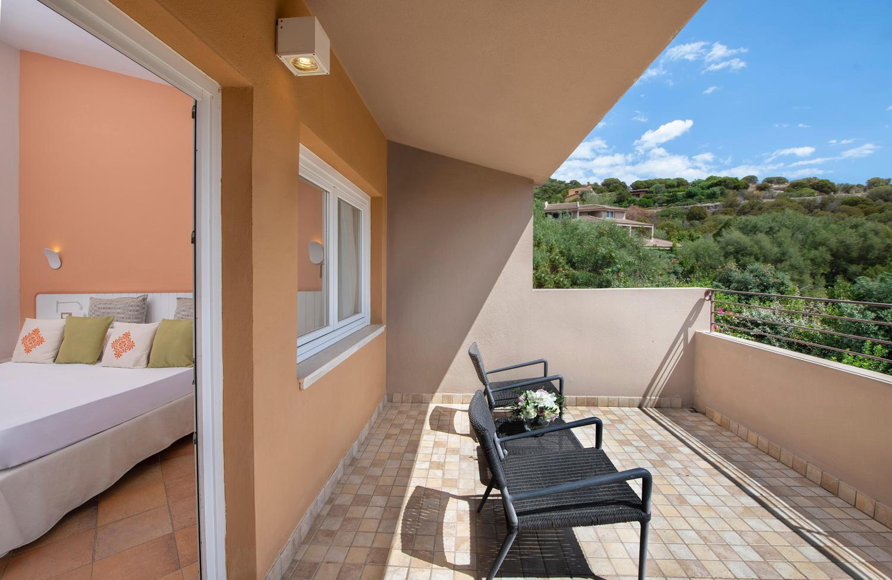 Double Room with Balcony - Photo 4