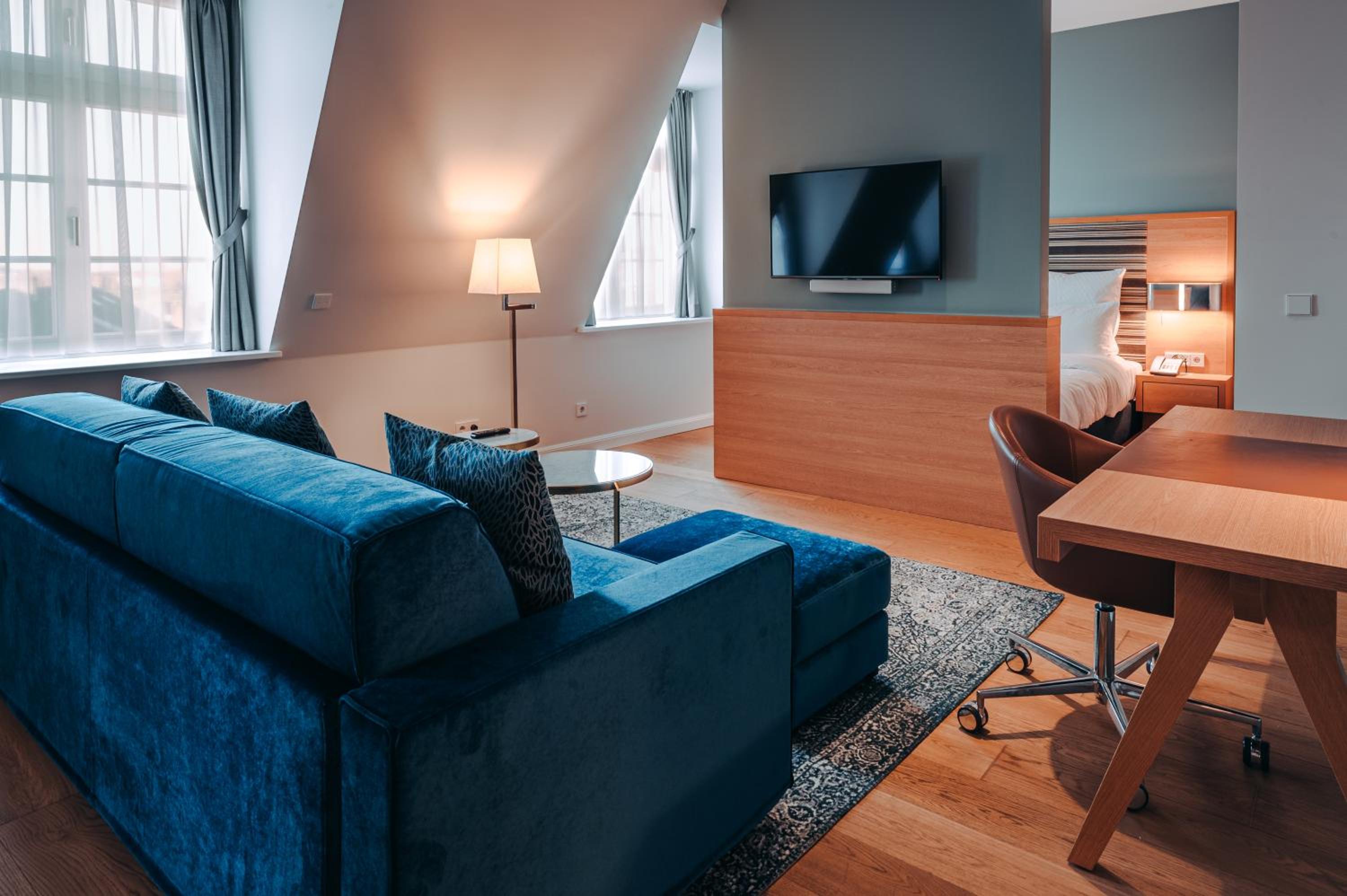 Business Suite thumbnail 5