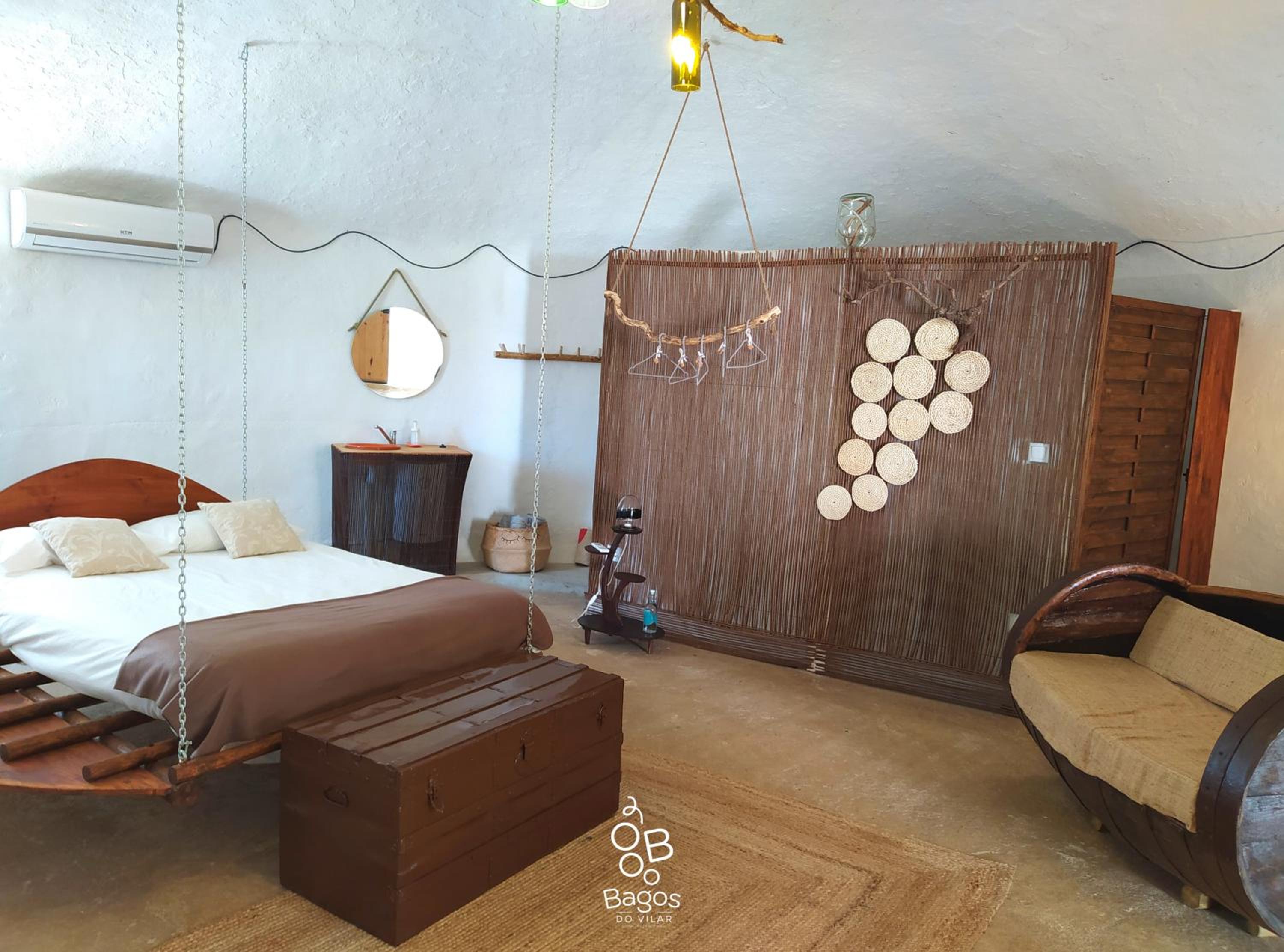 Superior Bungalow - Photo 2