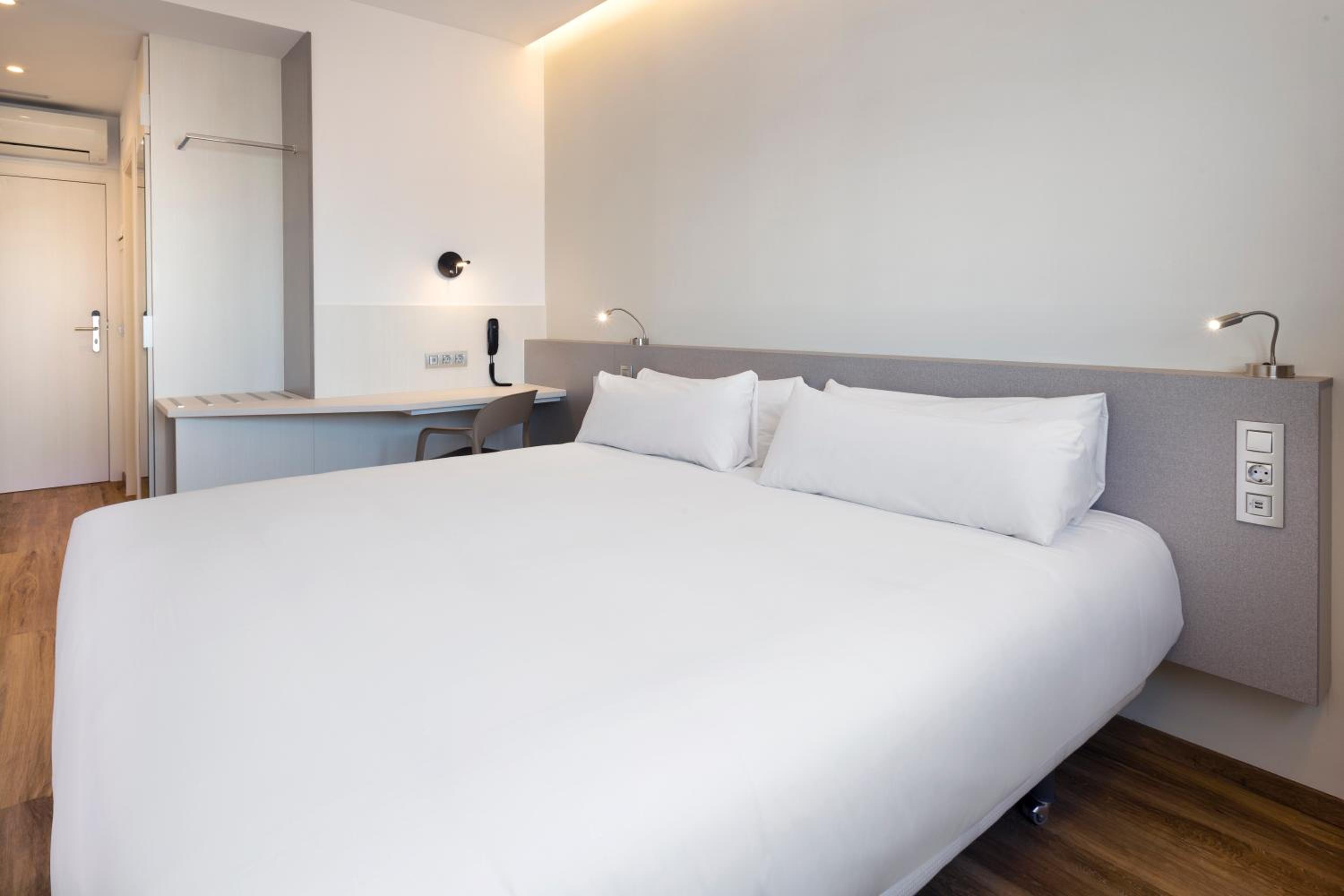 Double Room - Photo 2