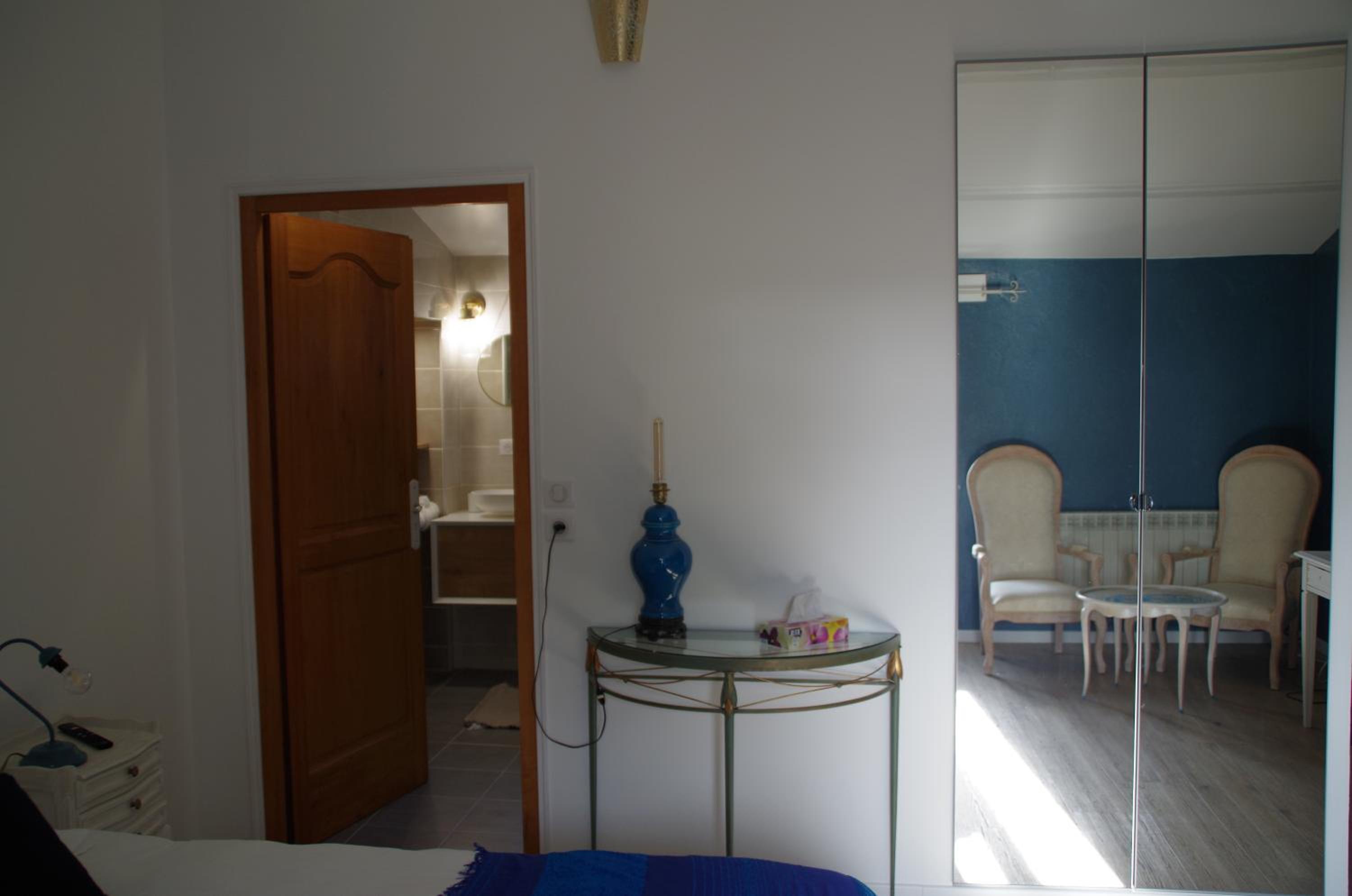 Deluxe Queen Room photo 2