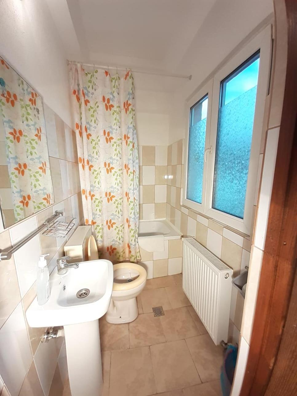 Standard Quadruple Room - Photo 6