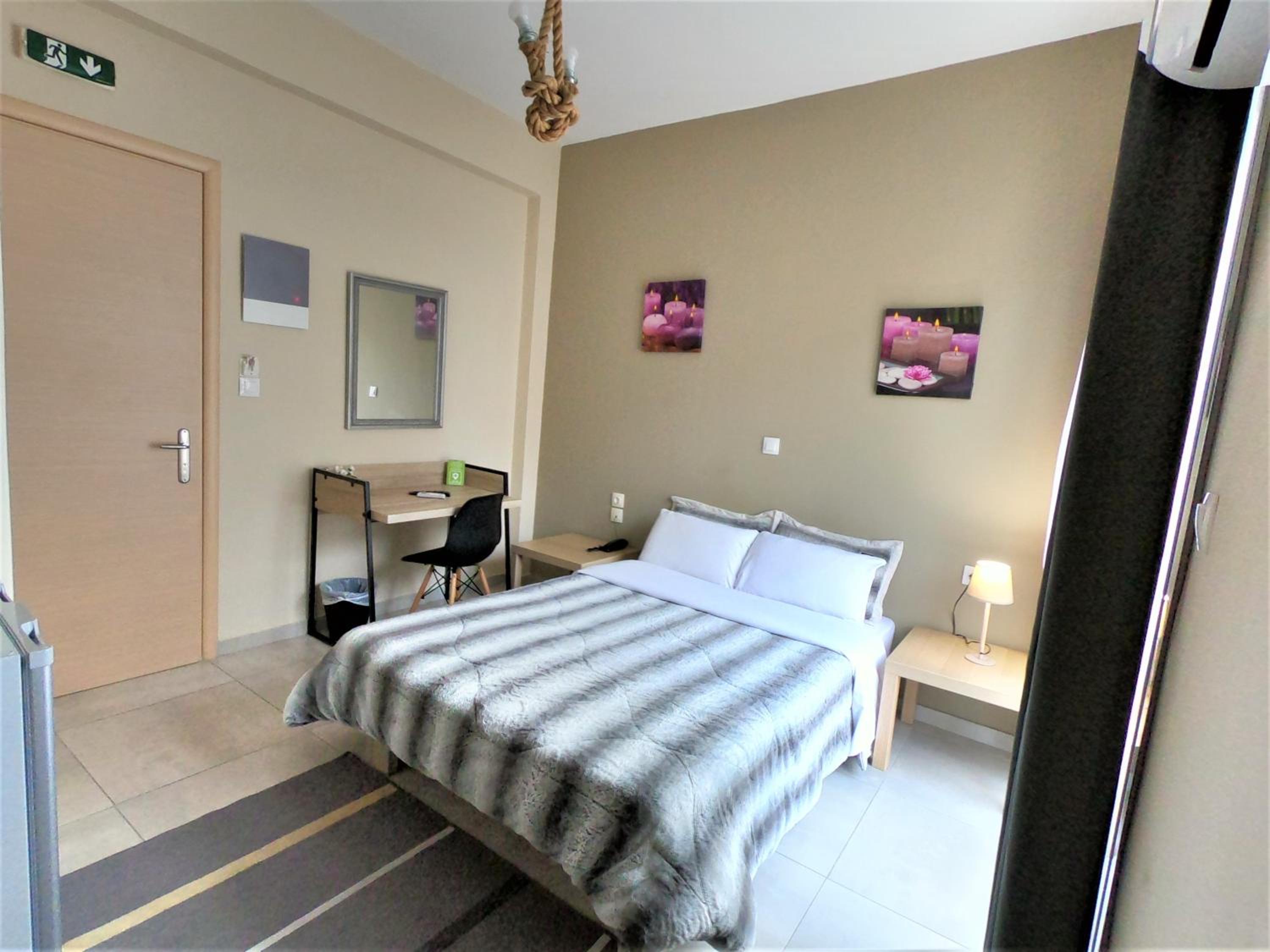 Double Room with Private Bathroom - Photo 1