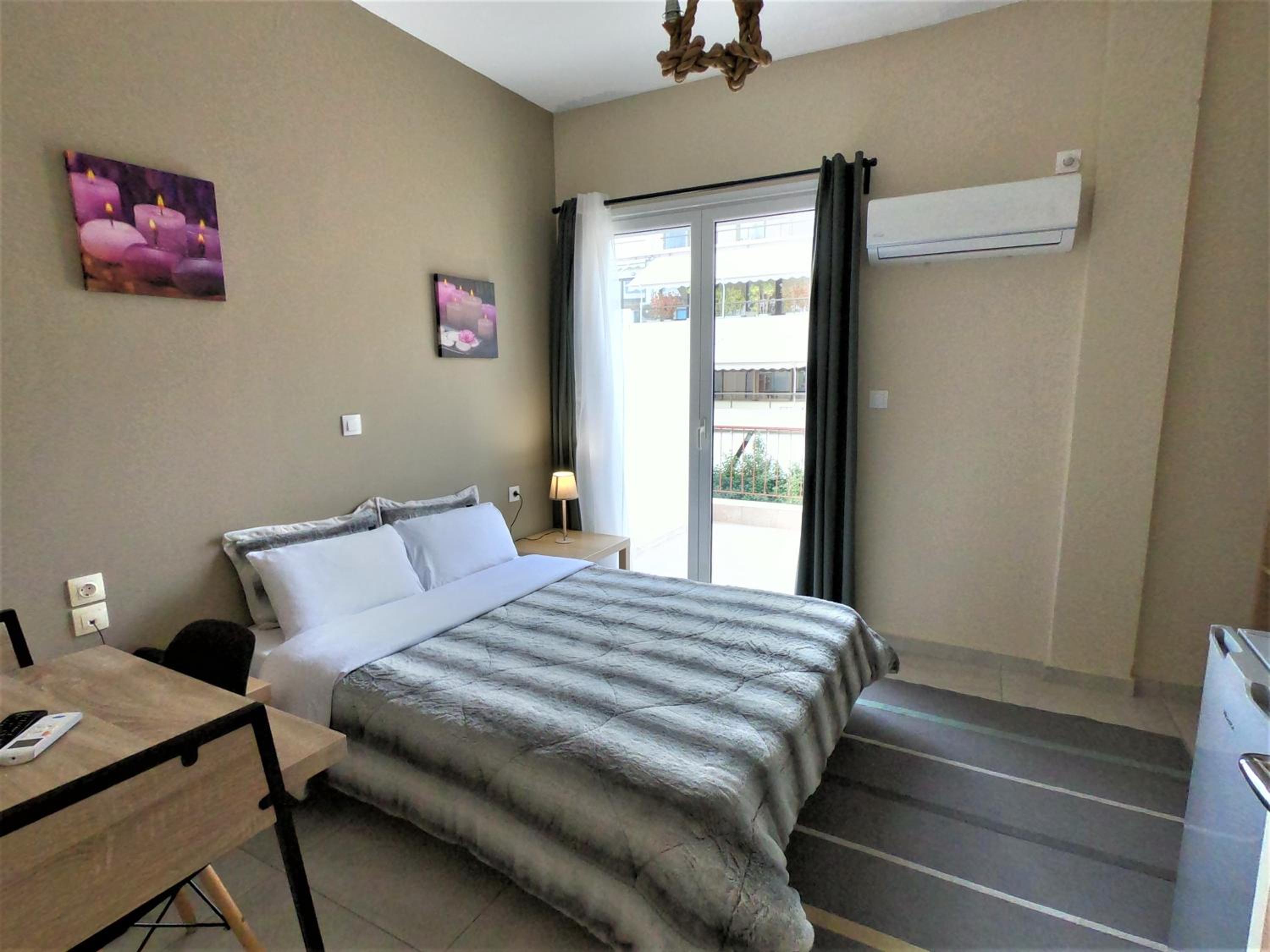 Double Room with Private Bathroom - Photo 9