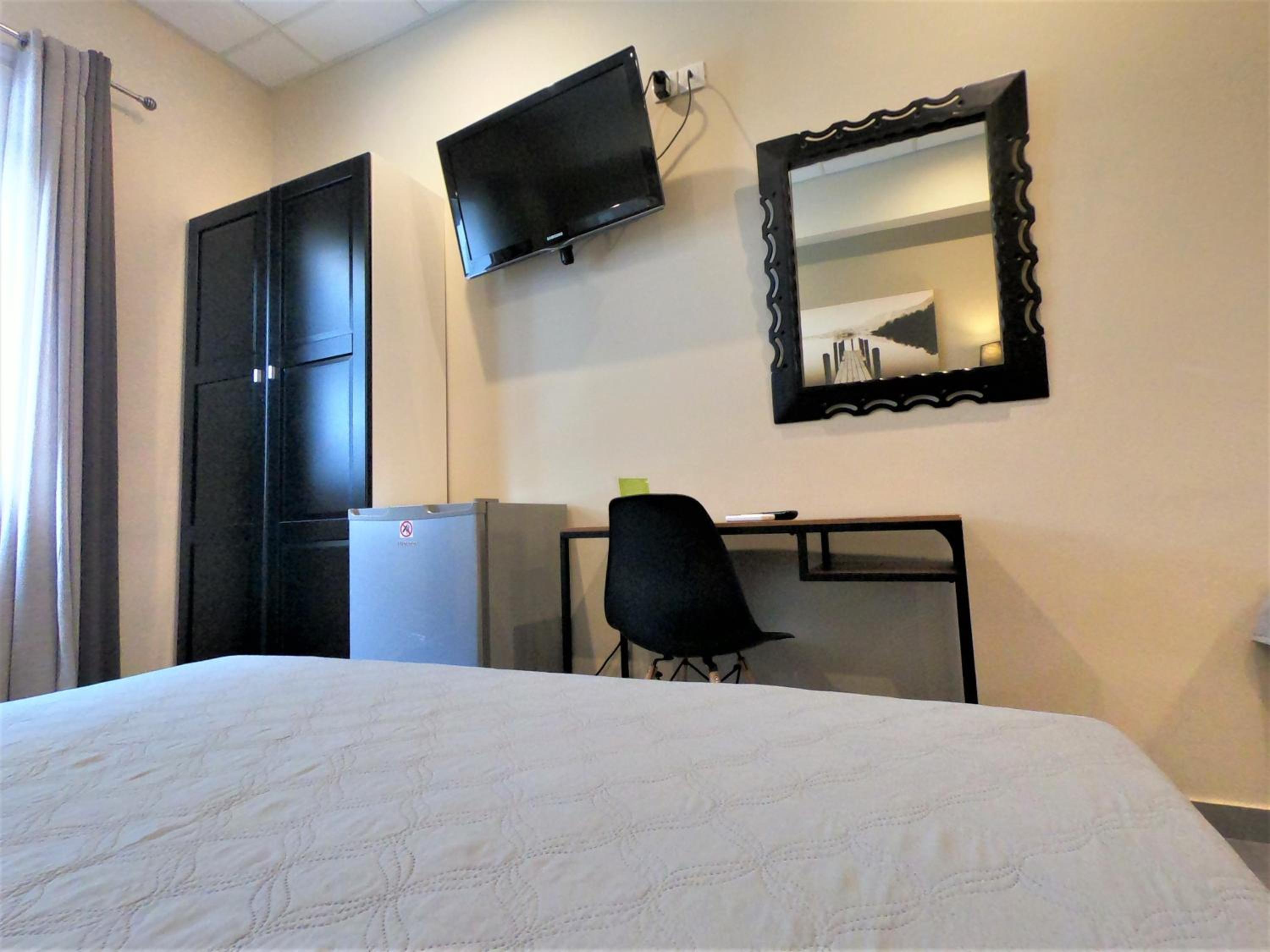 Superior Double Room with Private Bathroom - Photo 5