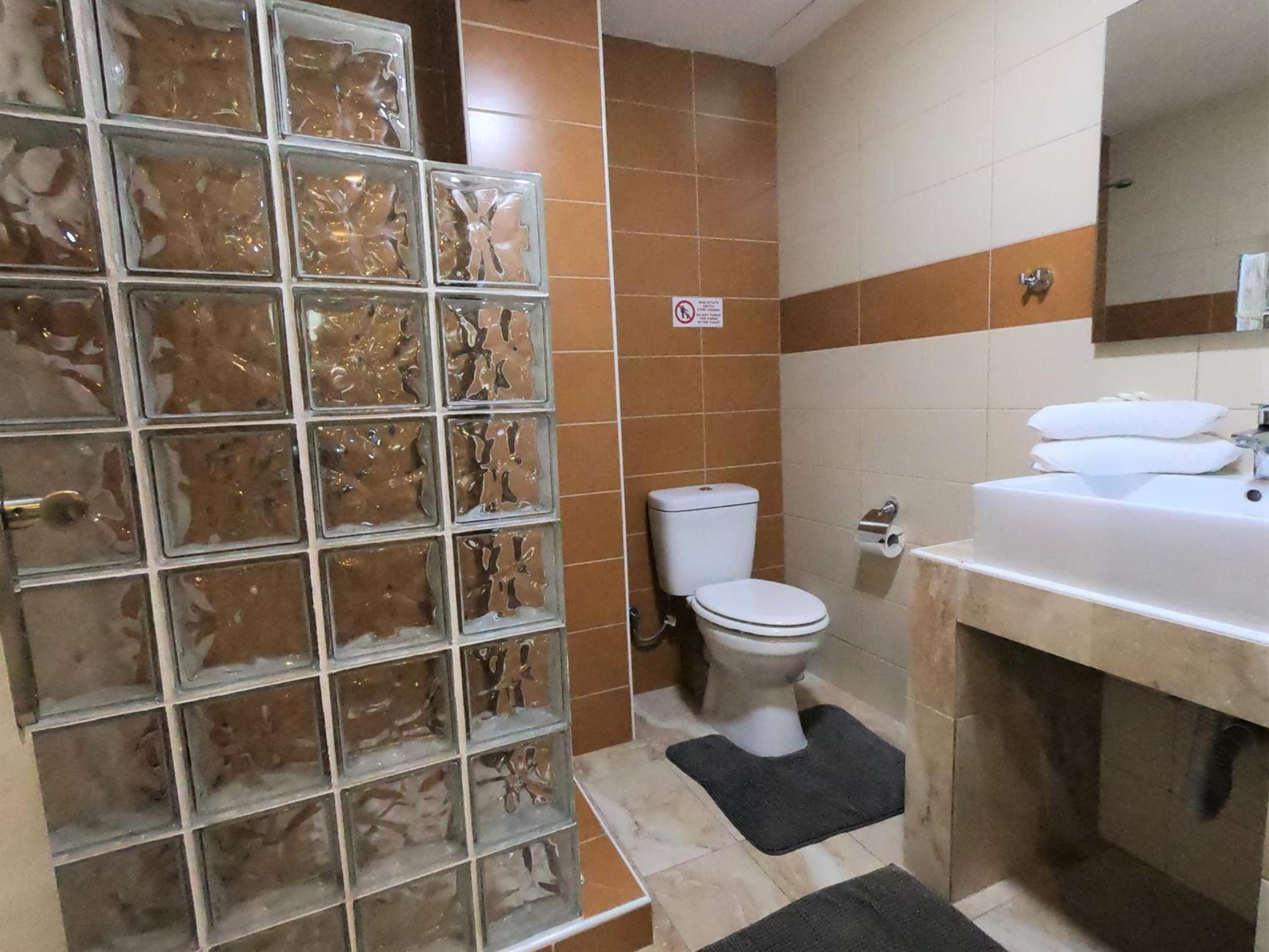 Superior Double Room with Private Bathroom - Photo 2