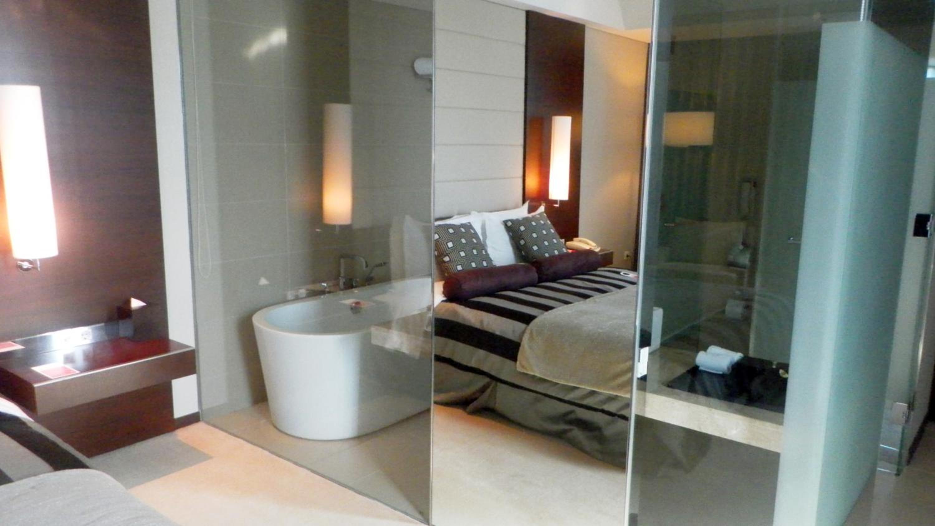 Premier King Room with City View photo 3