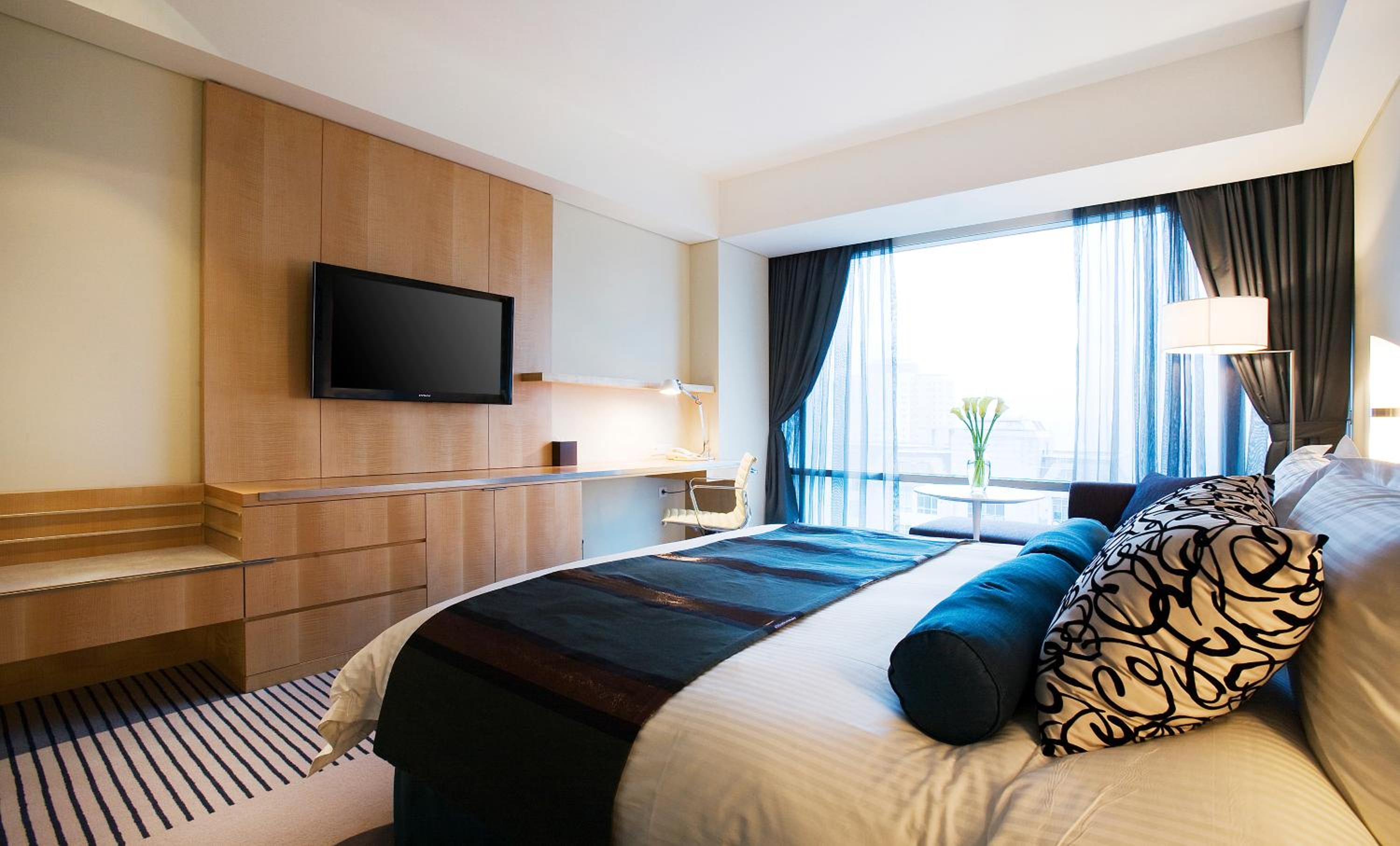 Deluxe King Room - Photo 3