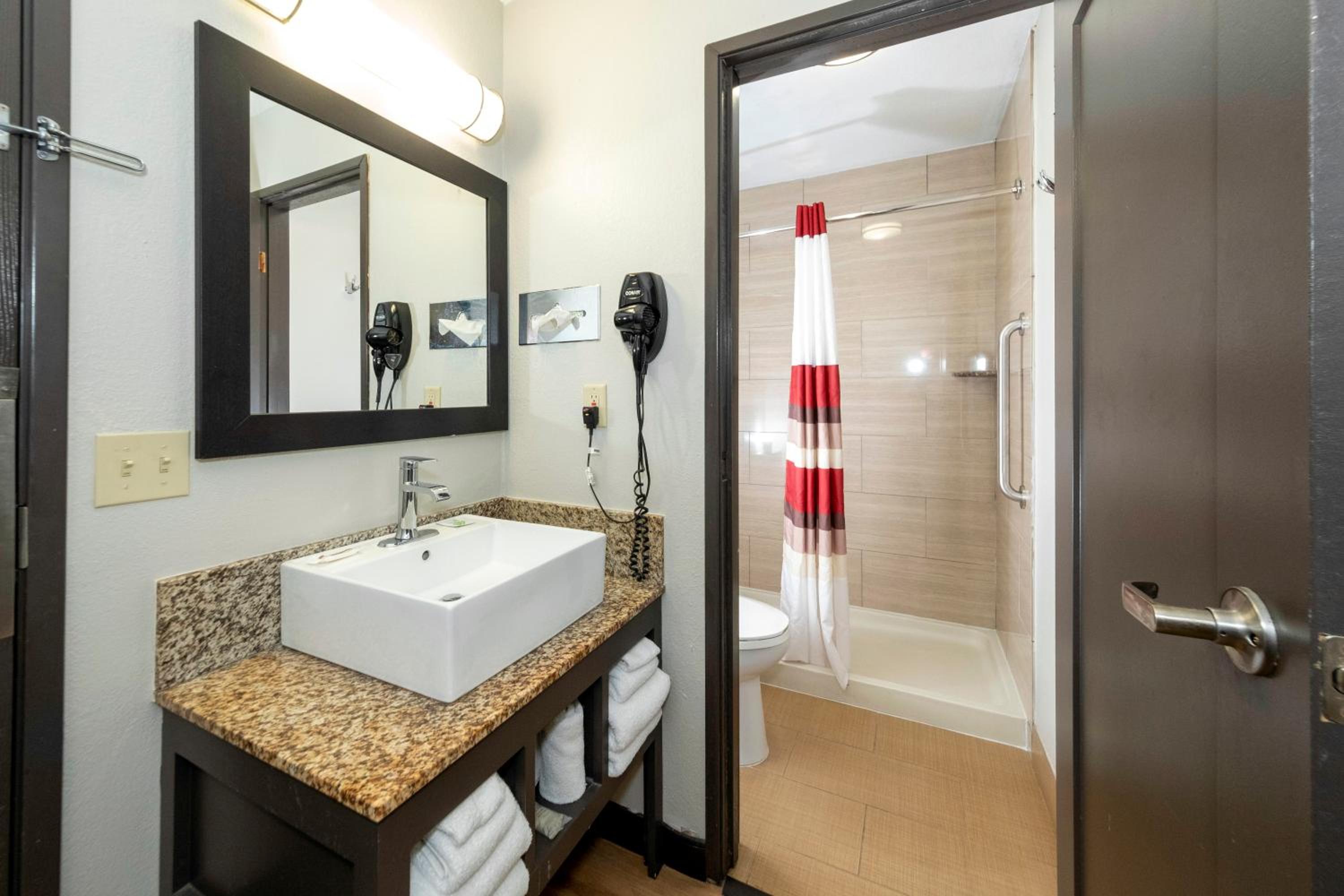 Premium Room with Two Double Beds First Floor Smoke Free (Upgraded Bedding & Snack Box) photo 3