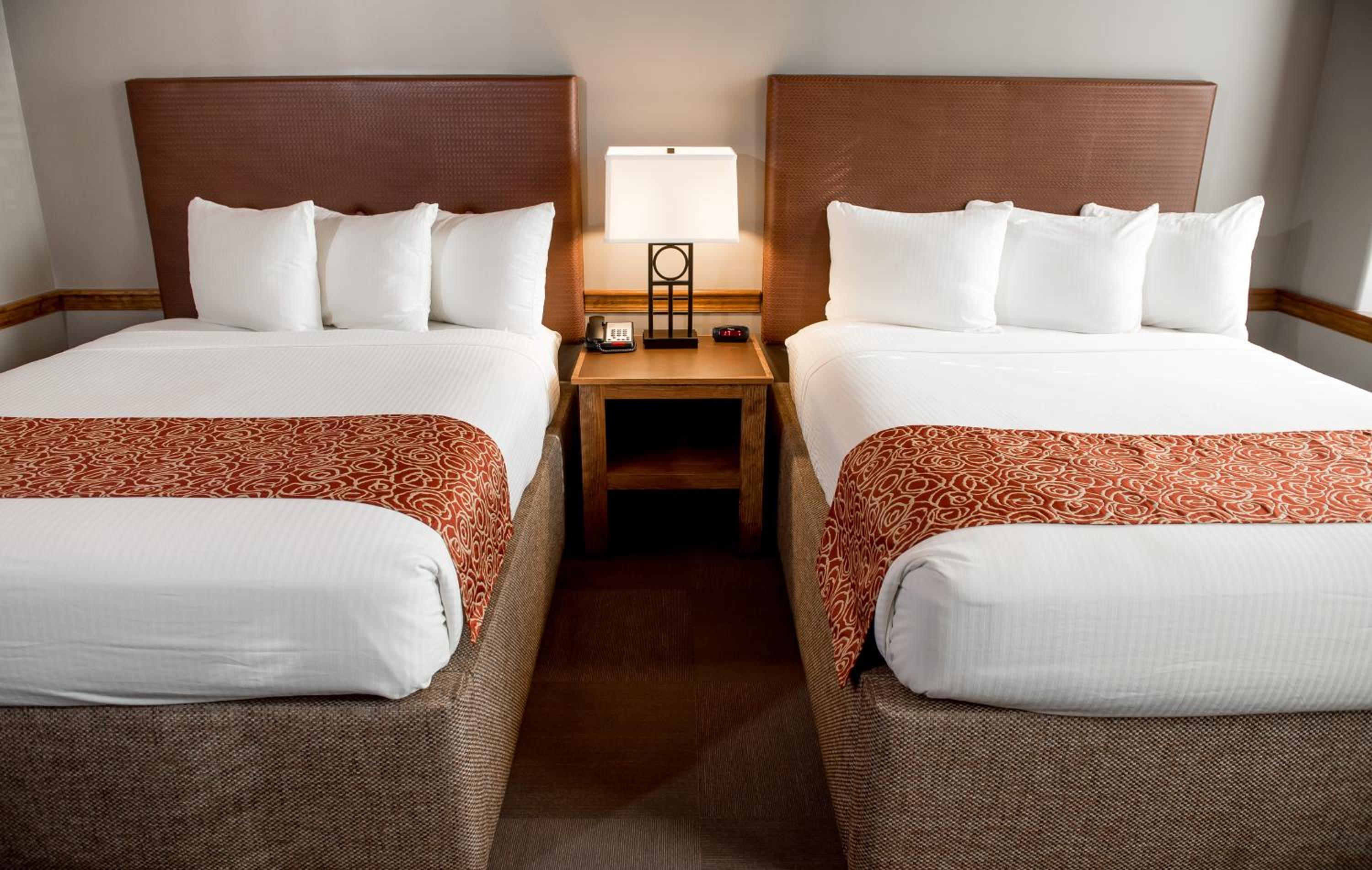 Double Room with Two Double Beds - Photo 2