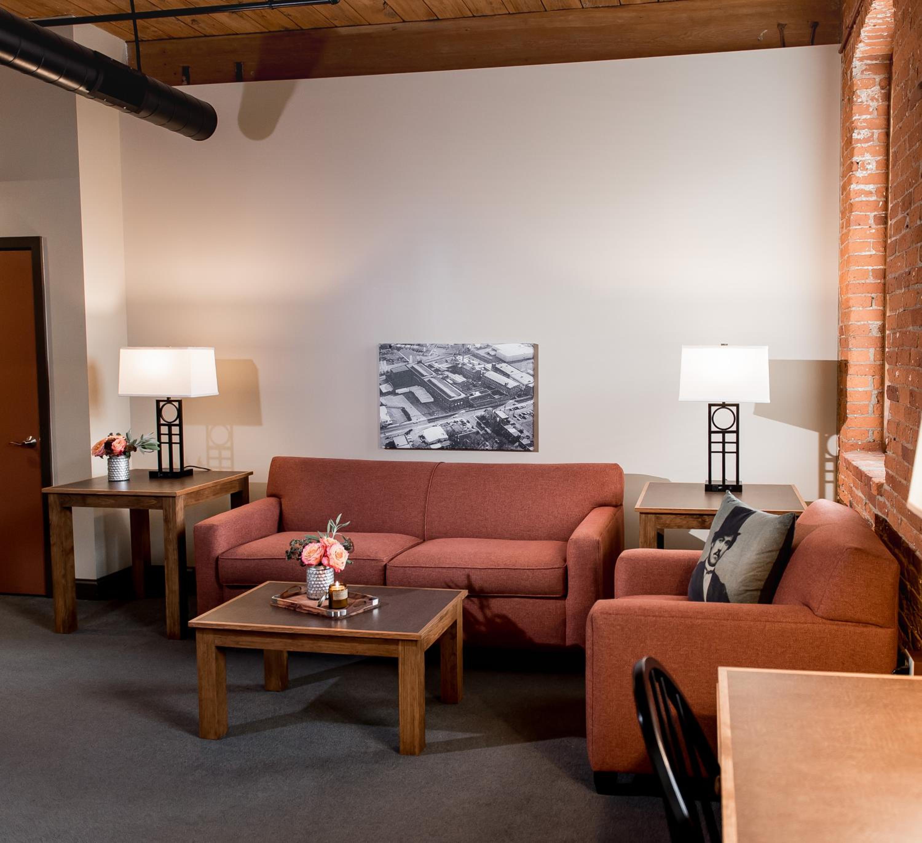 Queen Suite - Photo 4