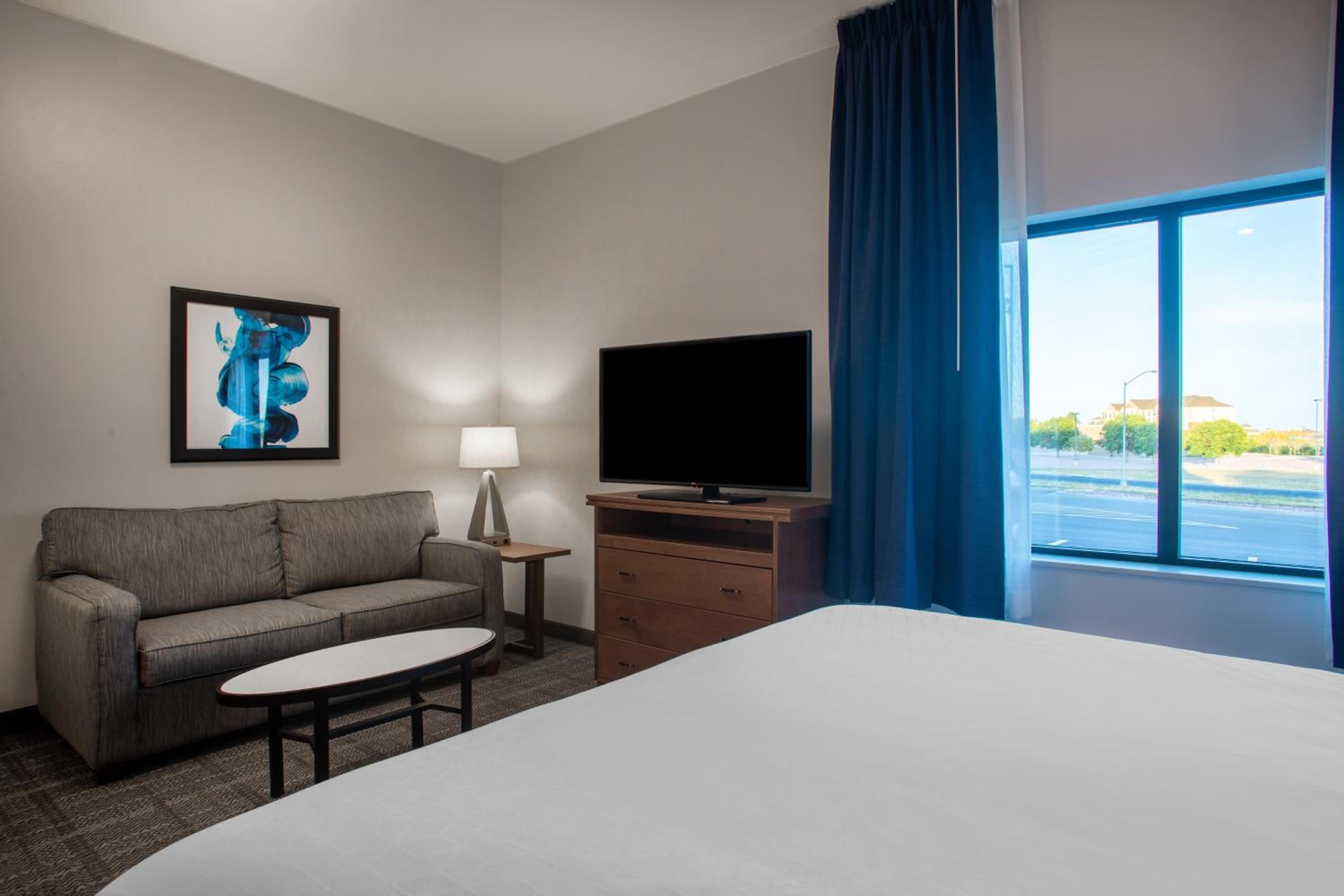 King Studio Suite - Photo 2