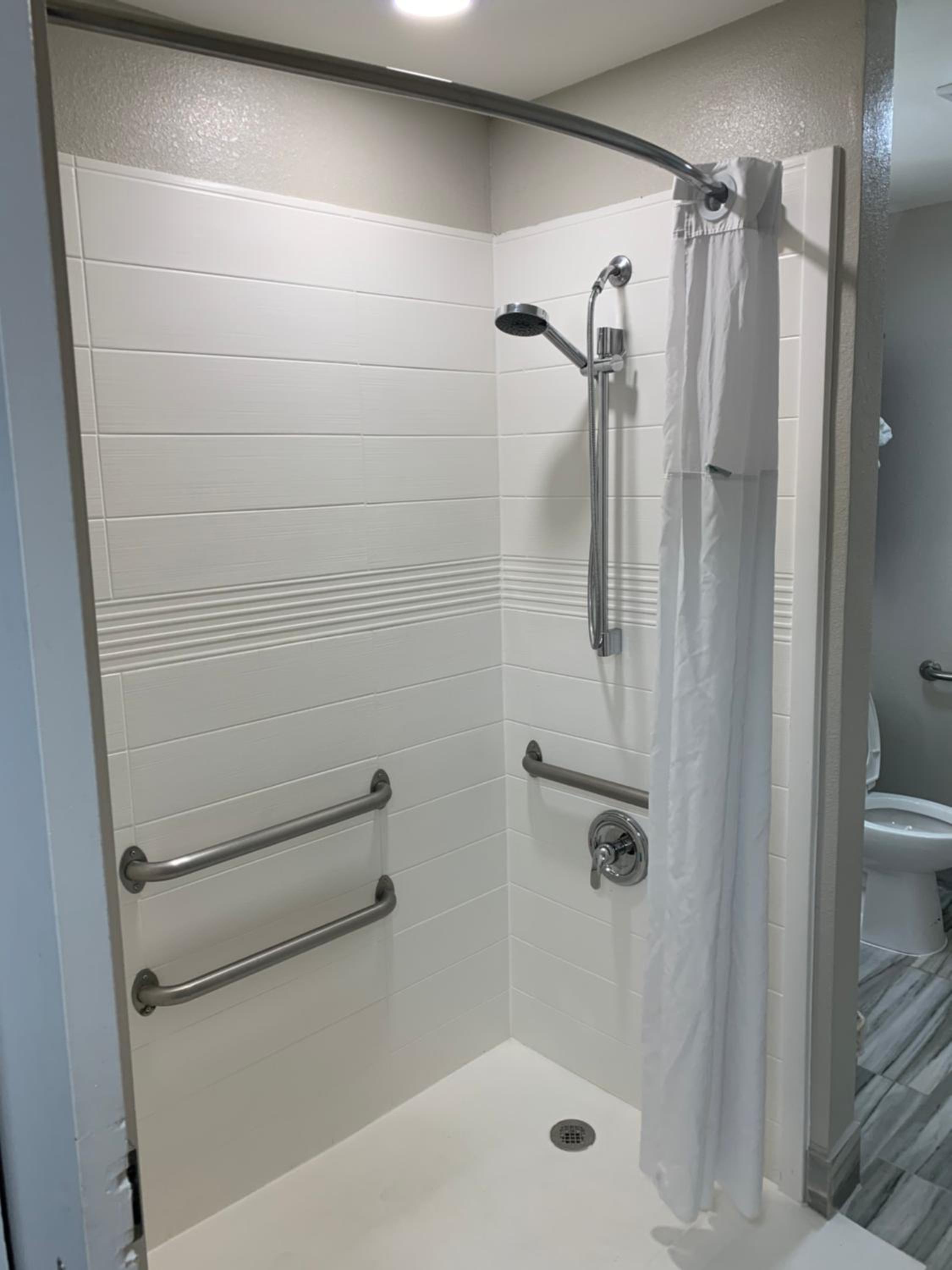 Queen Room with Two Queen Beds - Disability Access/Non-Smoking - Photo 6