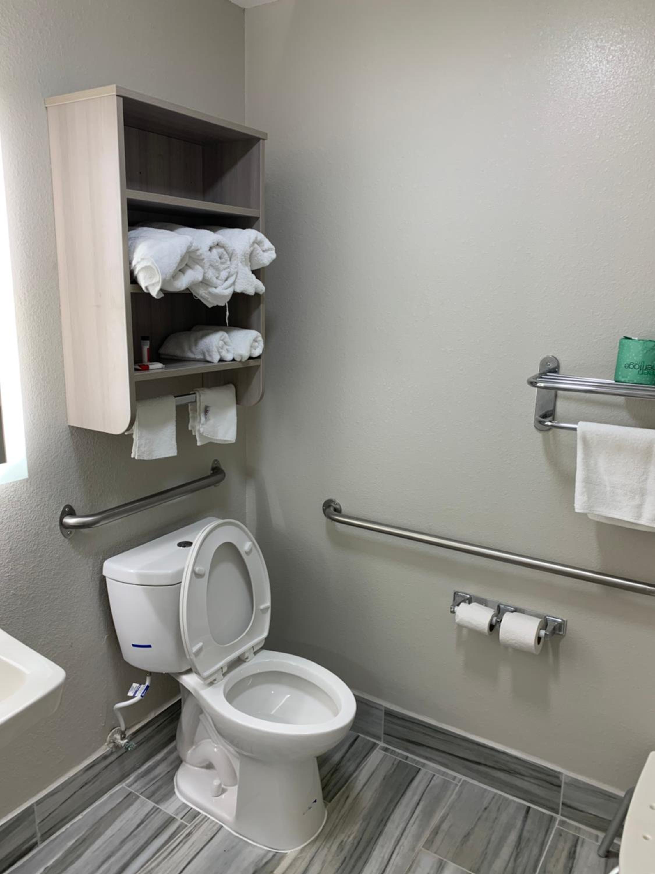Queen Room - Disability Access/Non-Smoking - Photo 1
