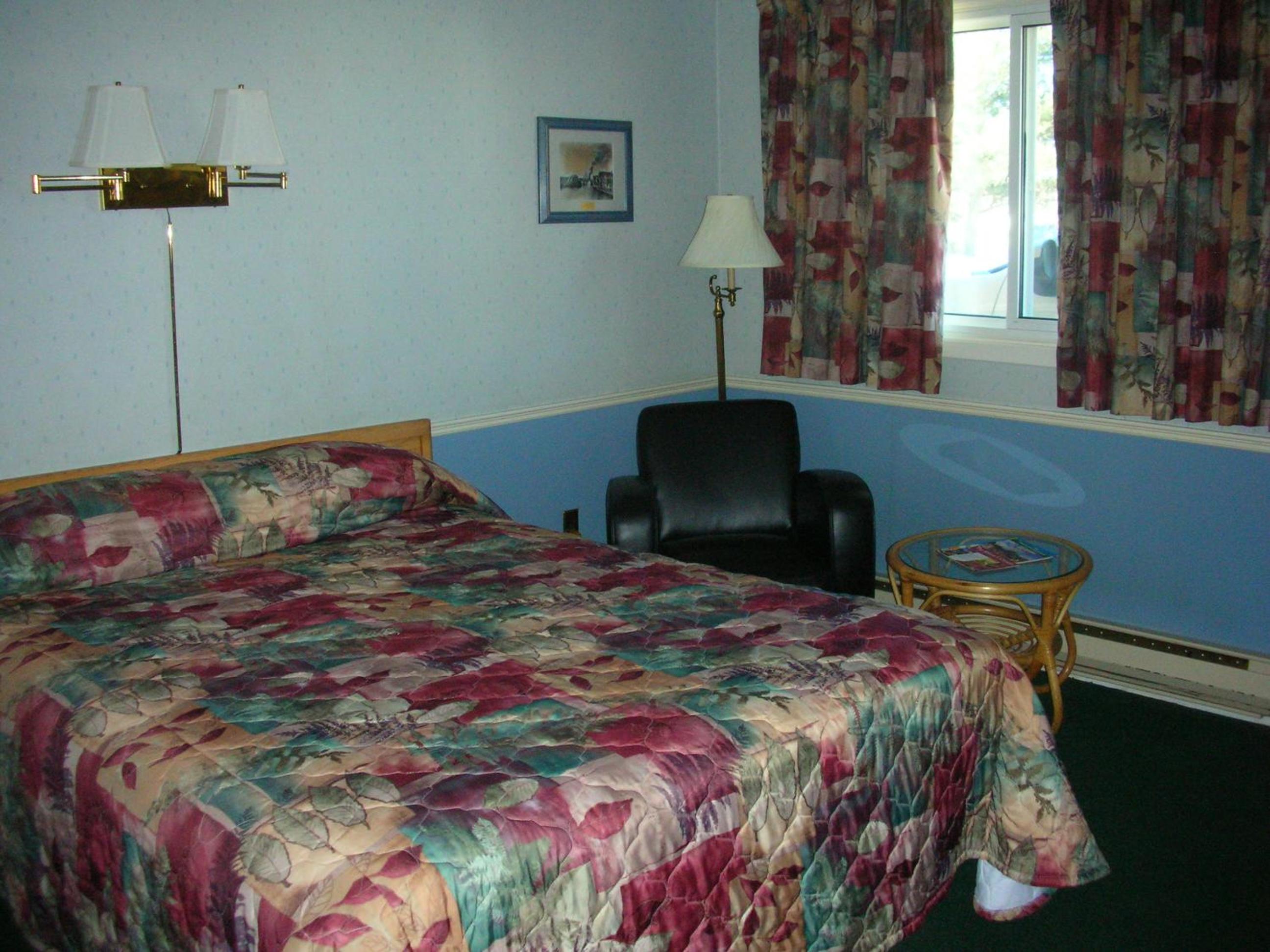 Deluxe Queen Room - Photo 3