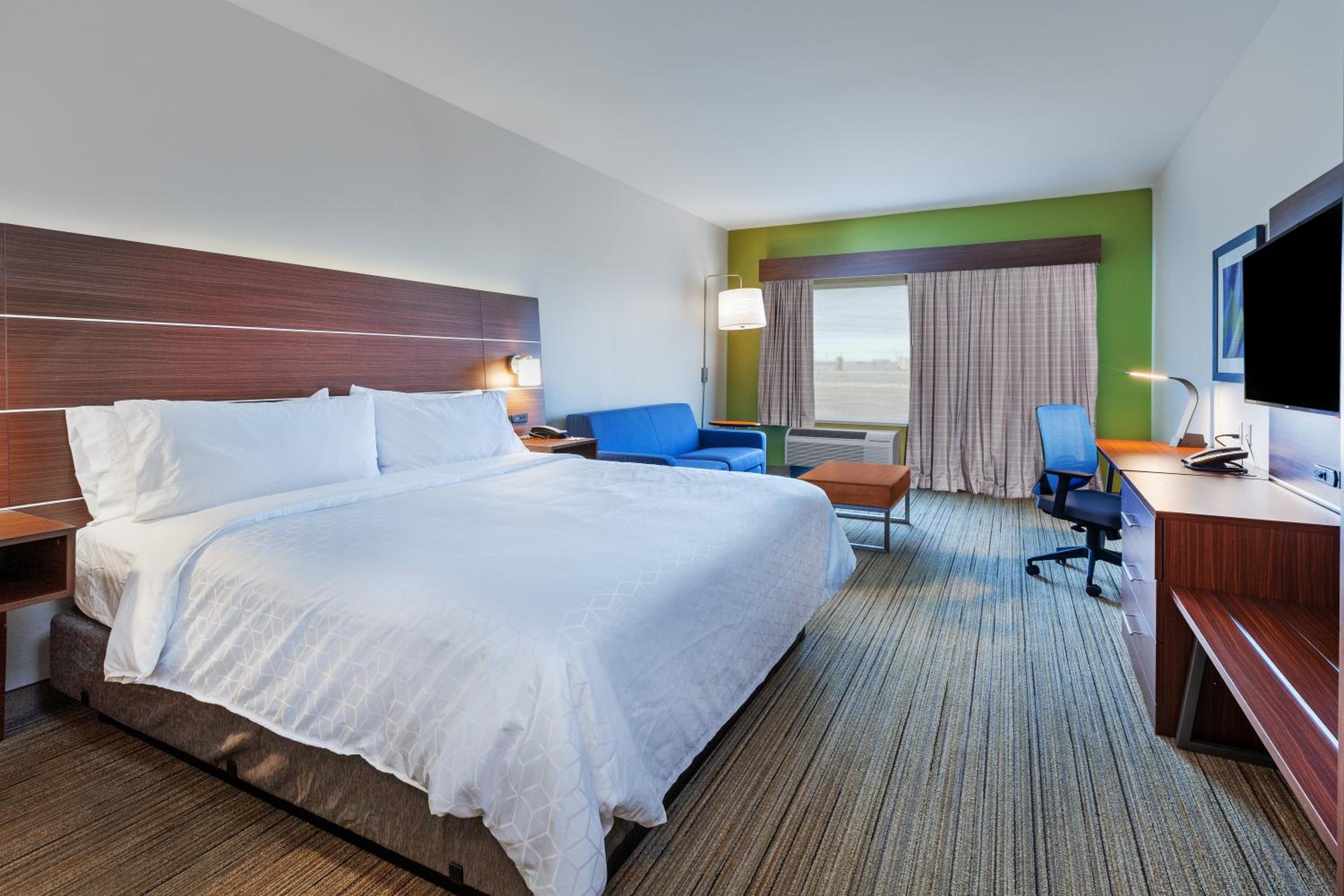 King Suite with Sofa Bed - Photo 2