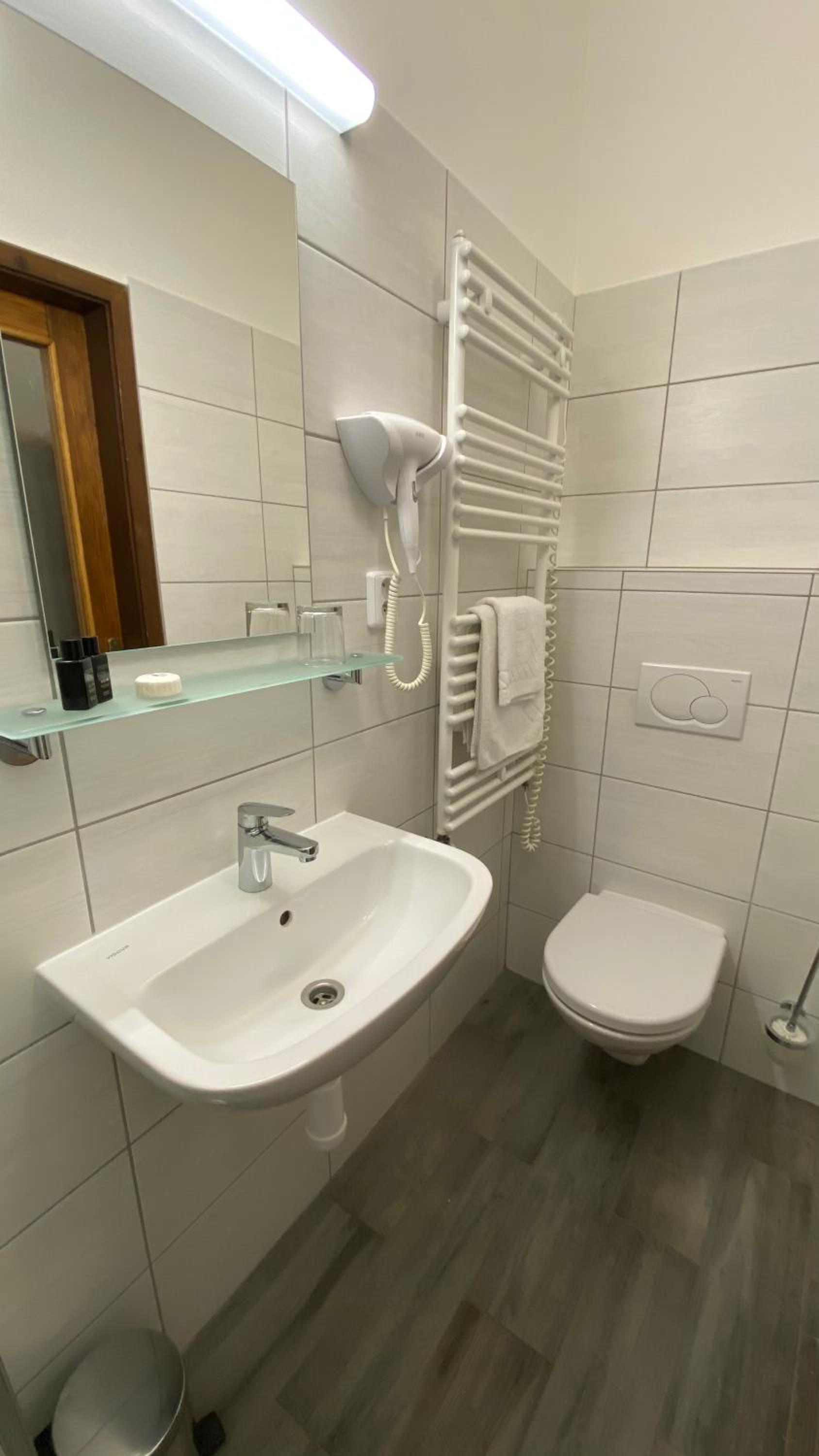 Single Room photo 3