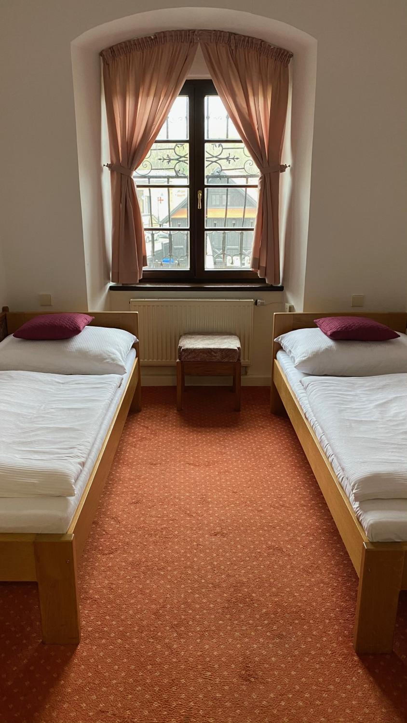 Standard Twin Room photo 2