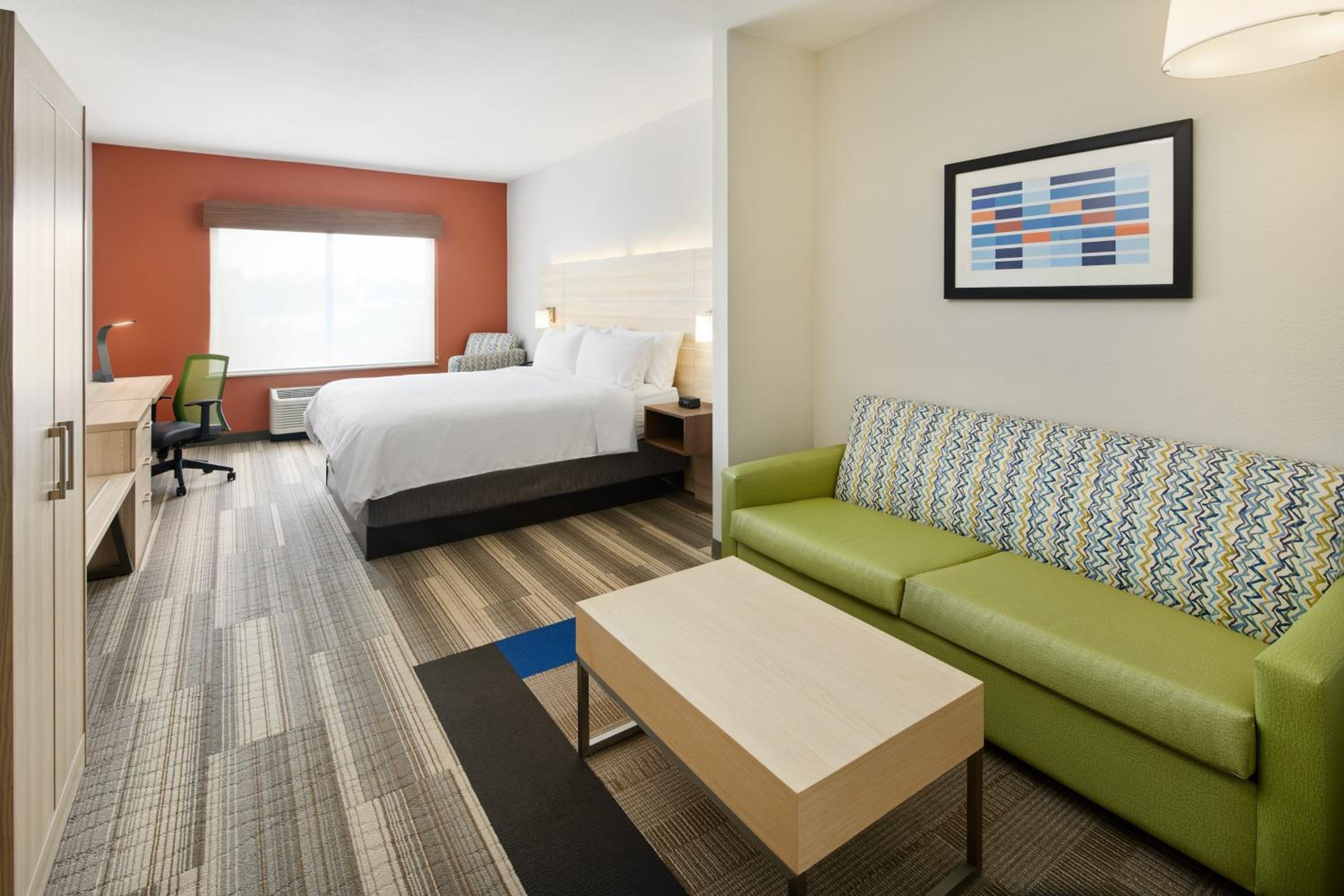 King Suite - Disability Access - Photo 1