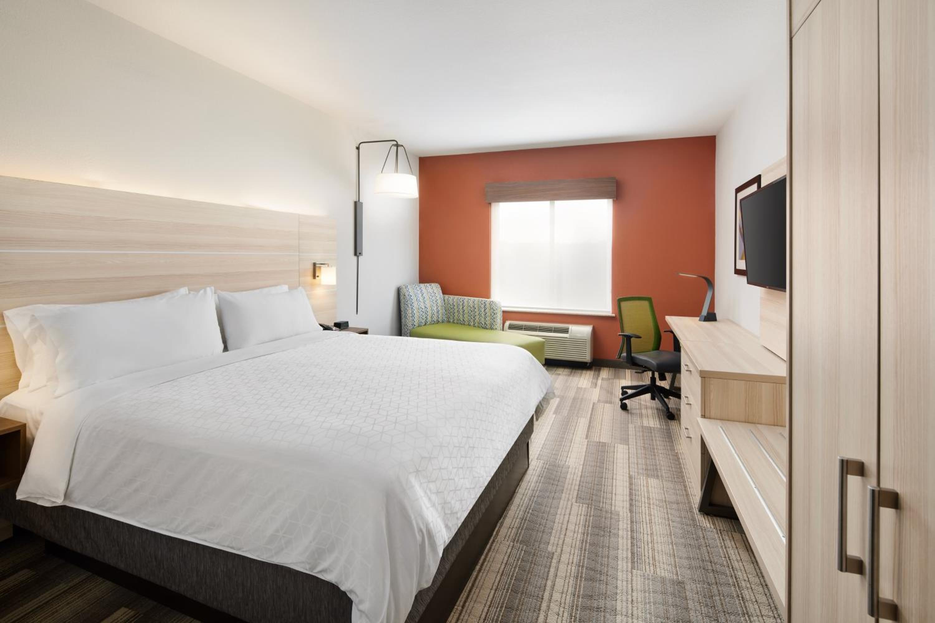 Standard King Room - Photo 3