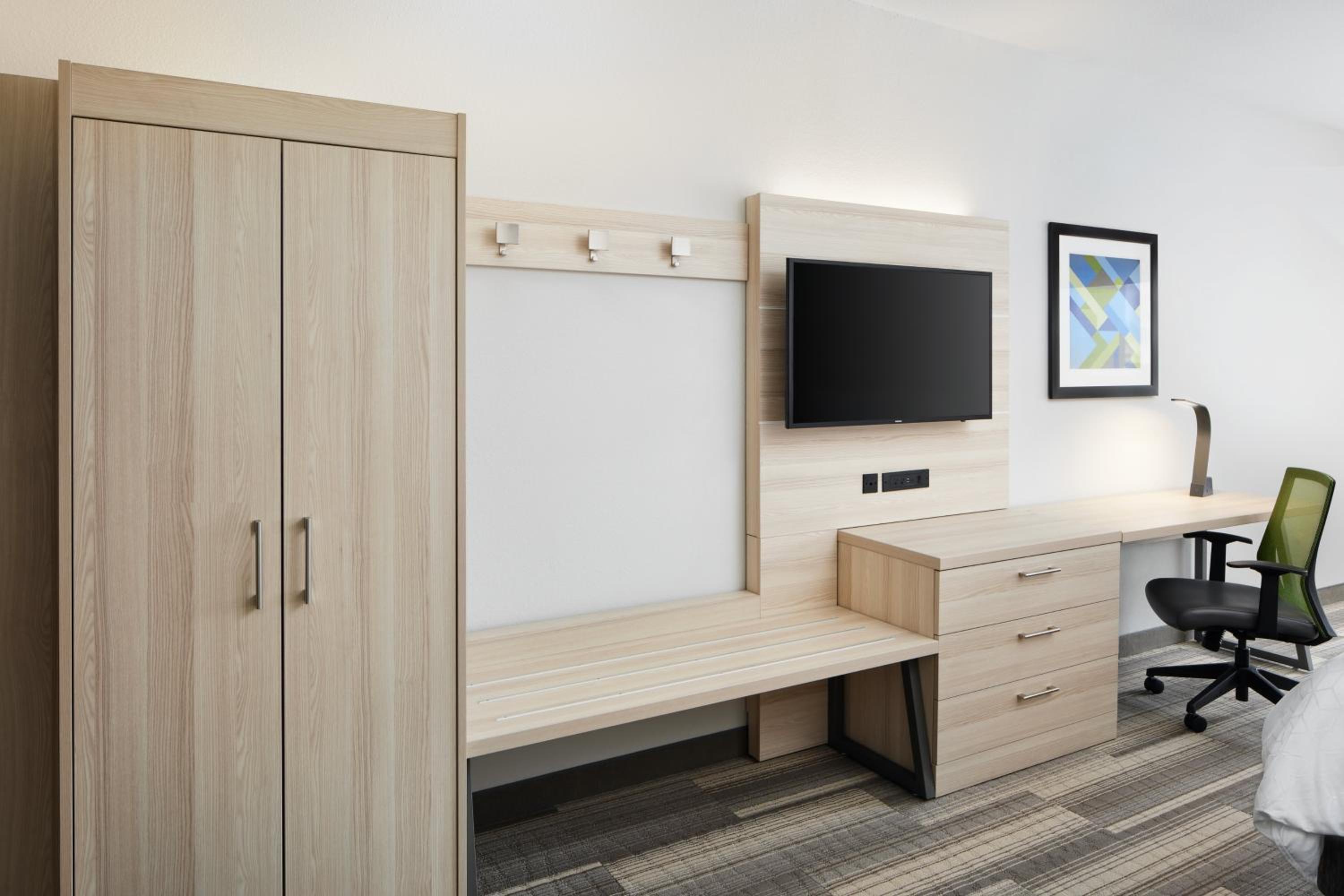 Standard King Room - Photo 2