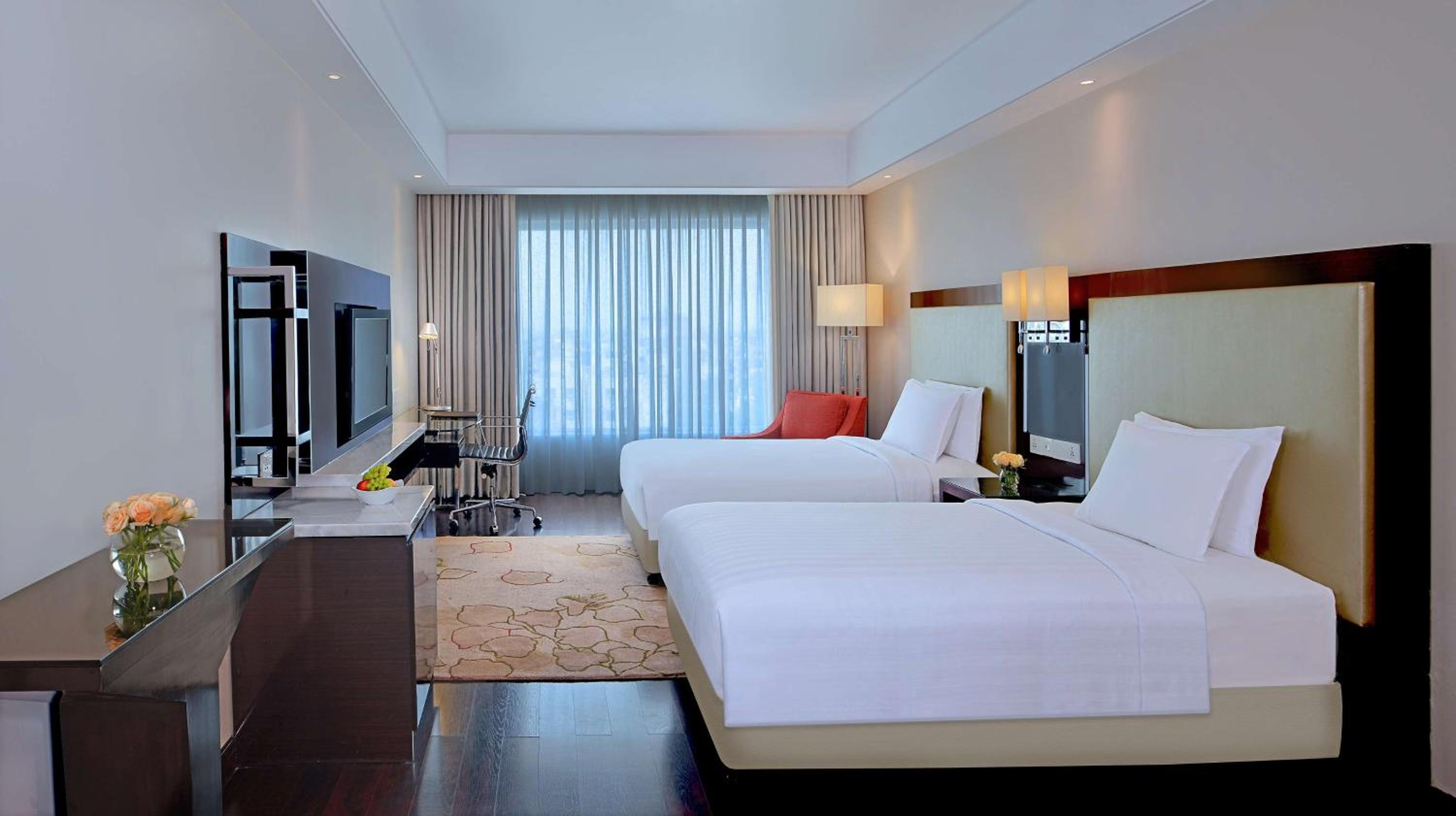 Standard Twin Room with 10% discount on food, beverages and laundry | 50% discount on spa until 5pm | 1+1 IMFL Happy Hours from 1pm to 5pm (Henry's Pub Only) - Photo 4