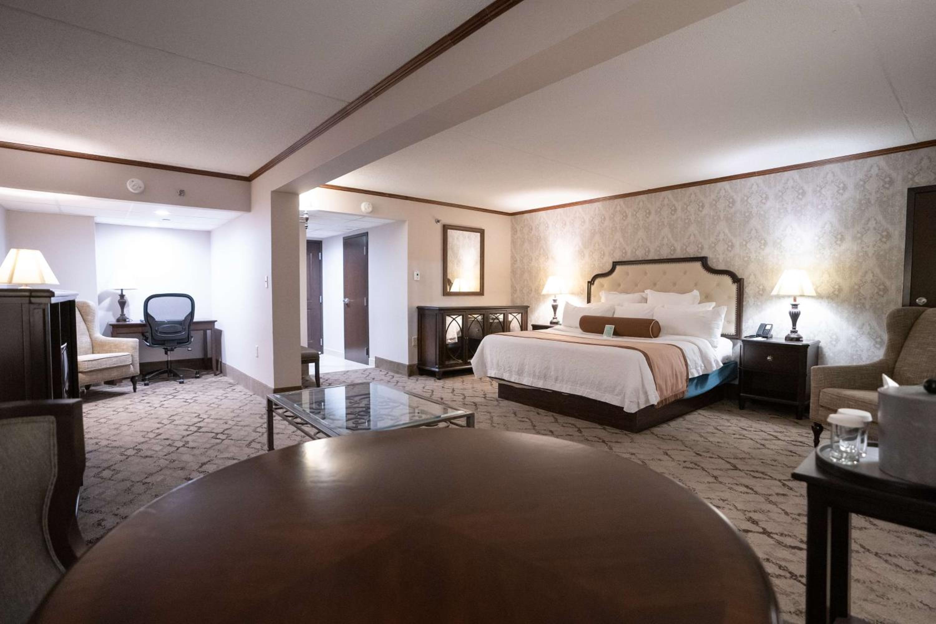 King Suite - Photo 3