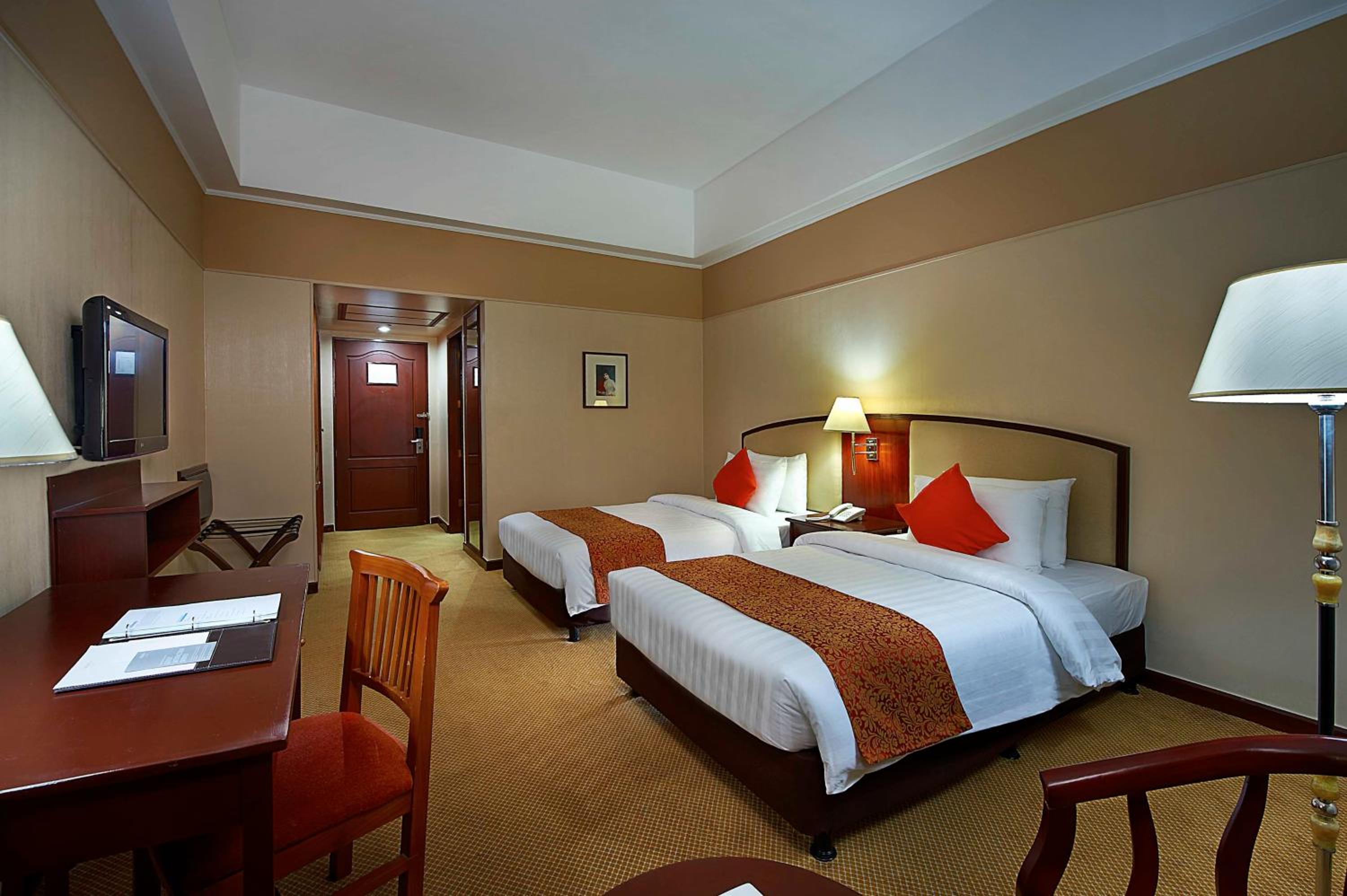 Deluxe Room - Photo 5