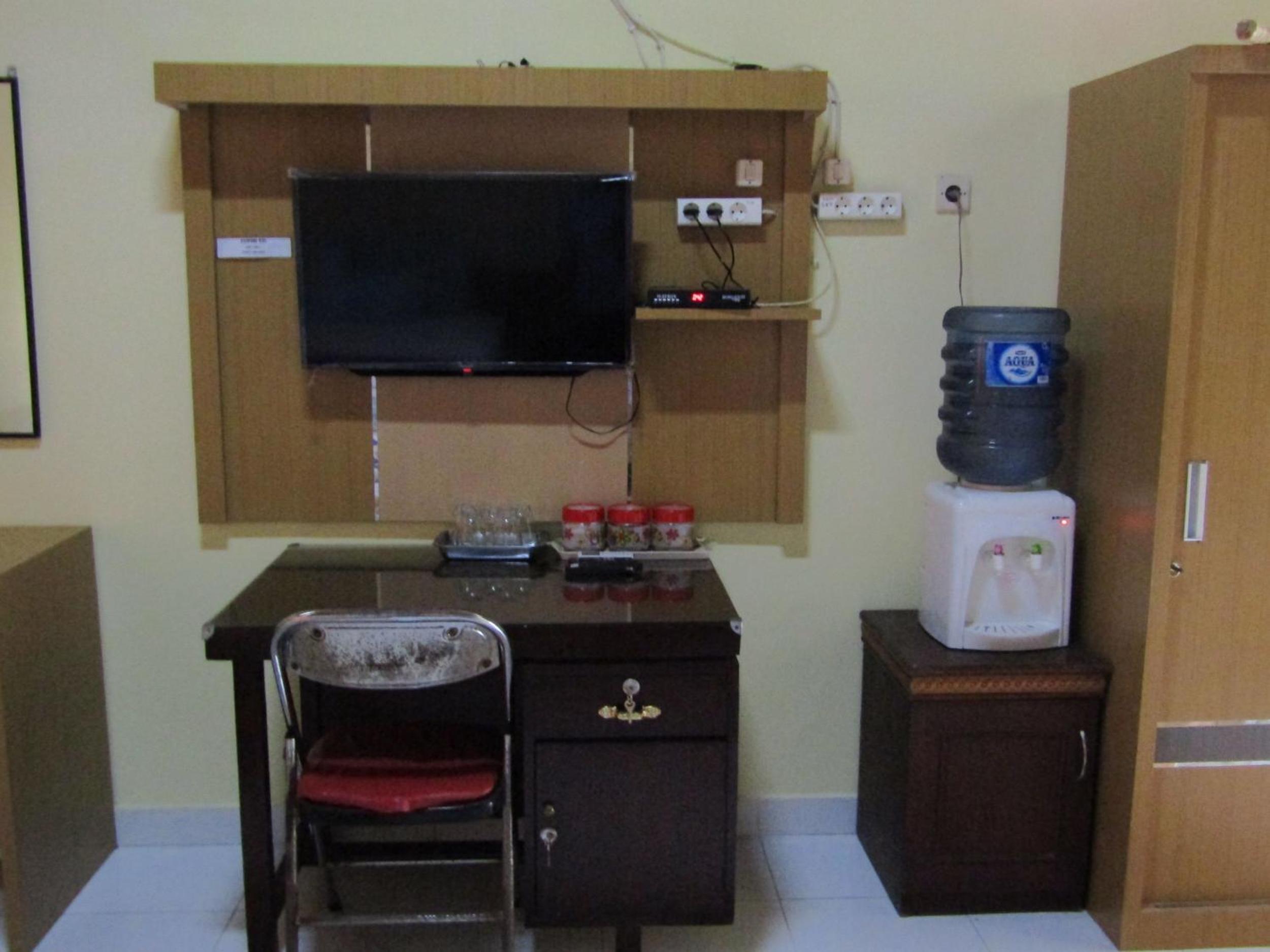 Family Room photo 3