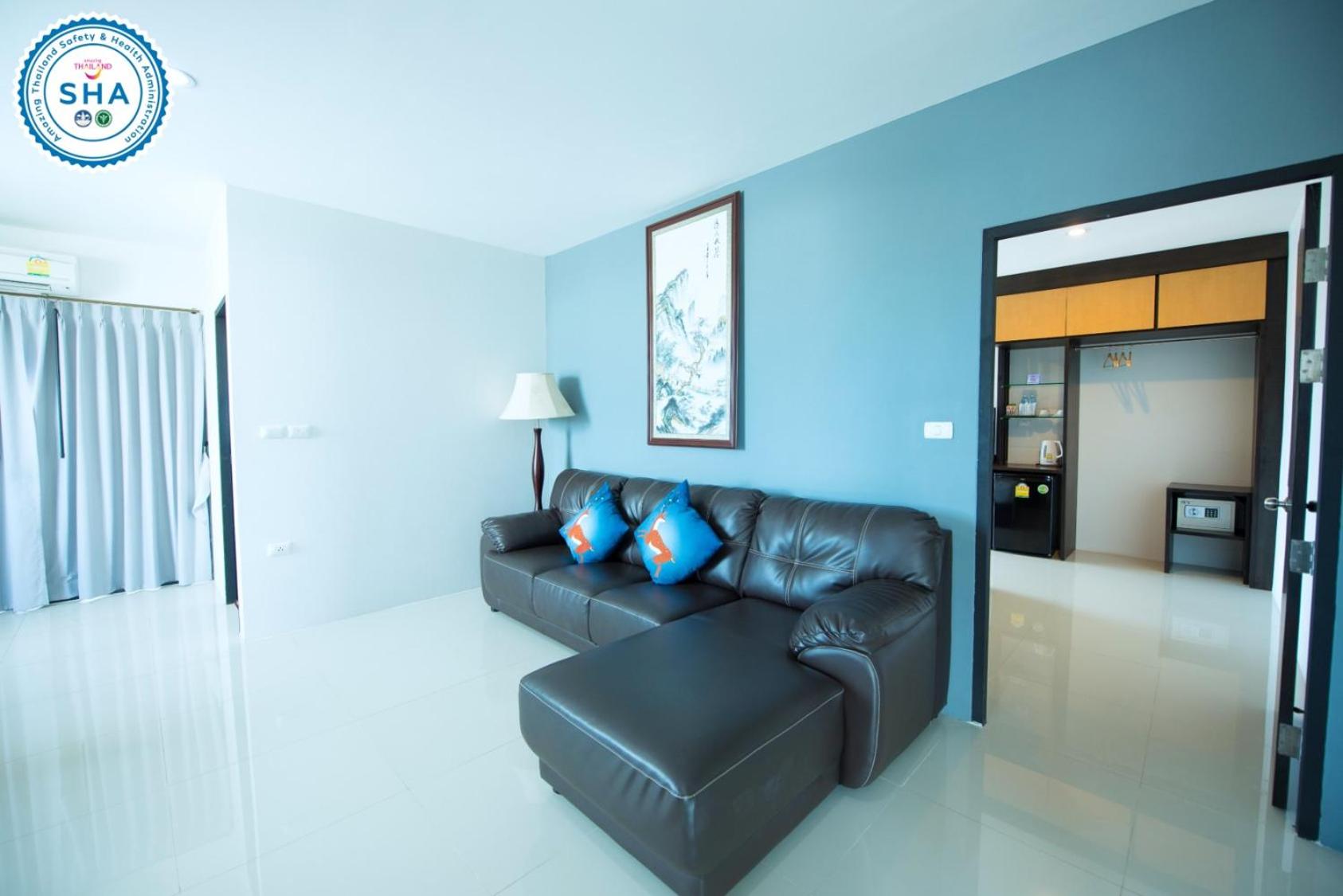 One-Bedroom Suite photo 1