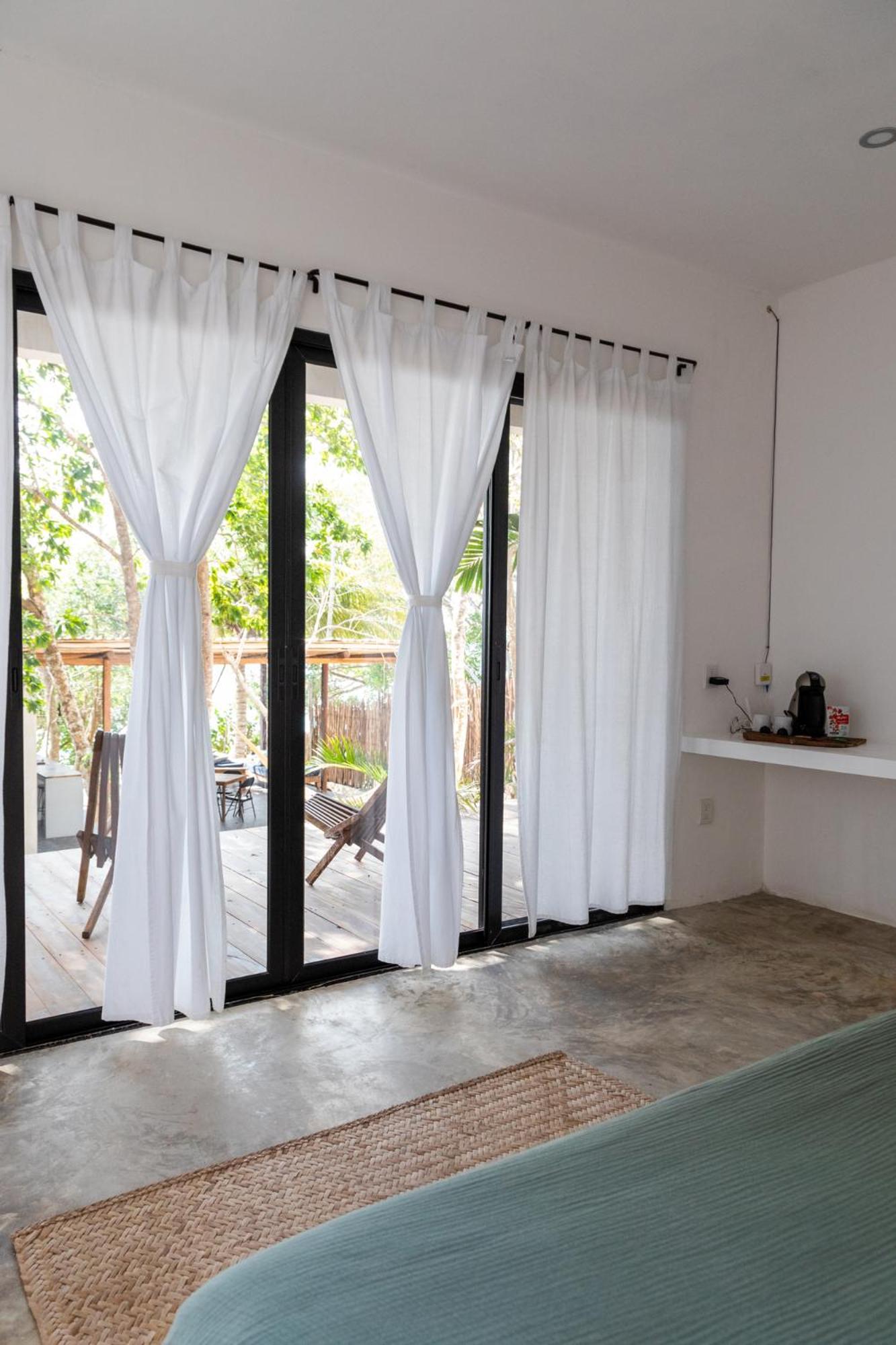 Deluxe King Suite photo 1