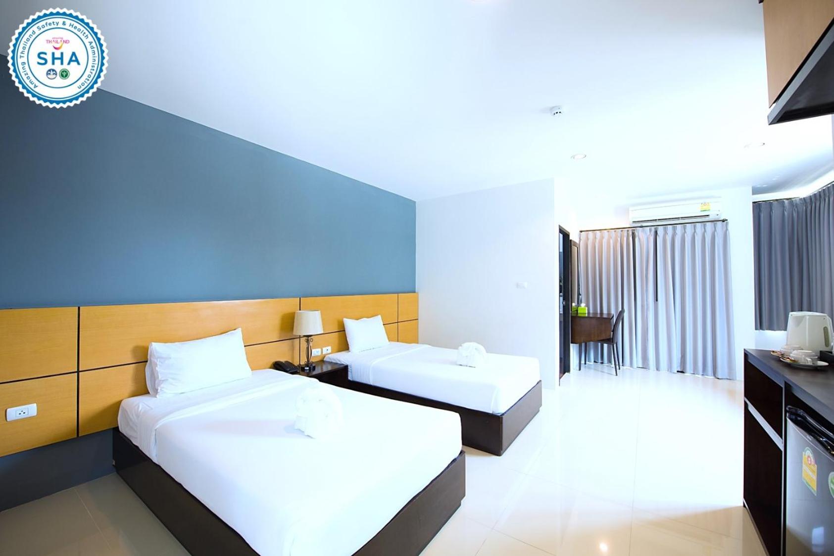 Deluxe Twin Room photo 3