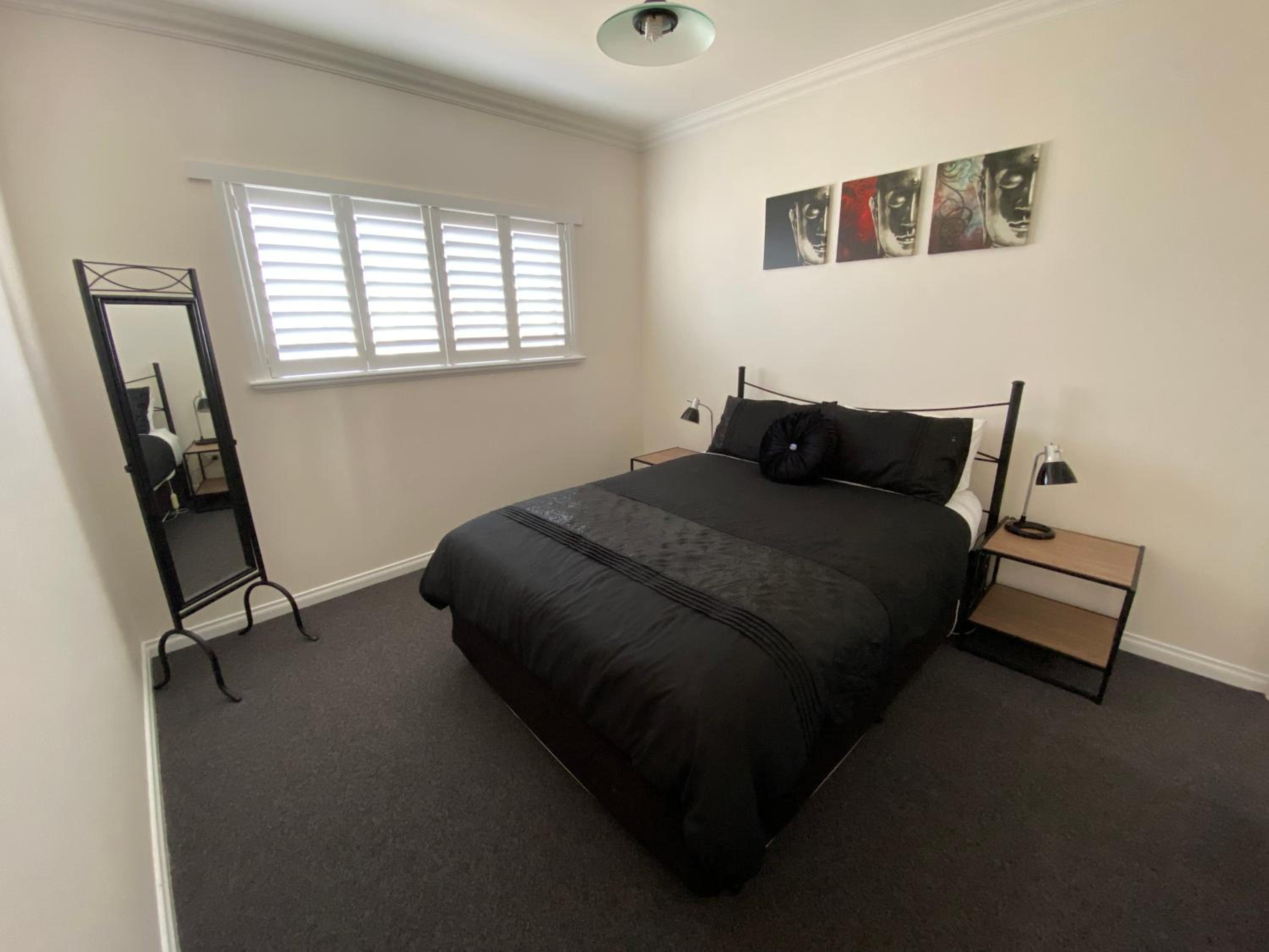 One-Bedroom Apartment (Unit 4)