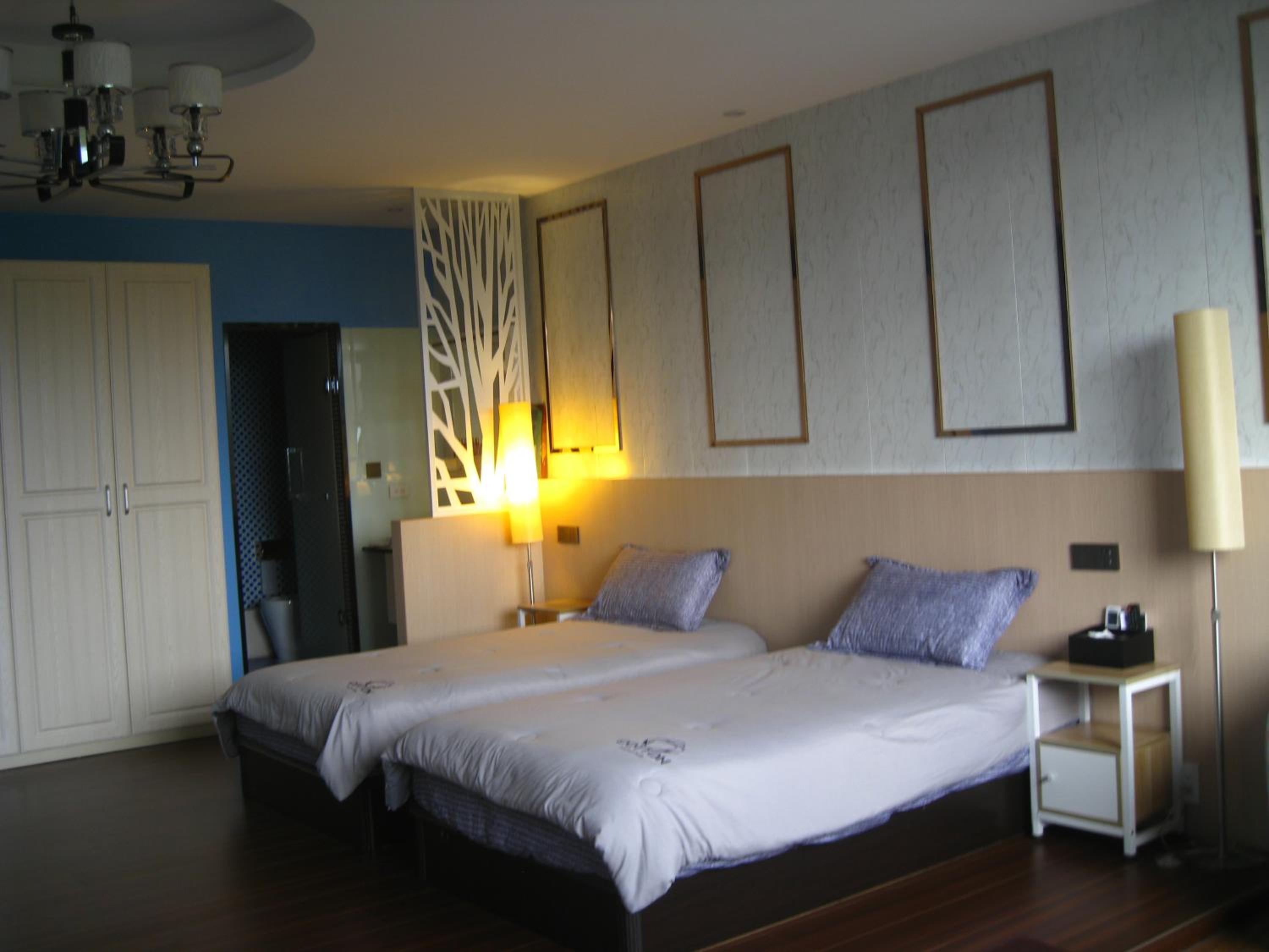Twin Room with Mountain View photo 2