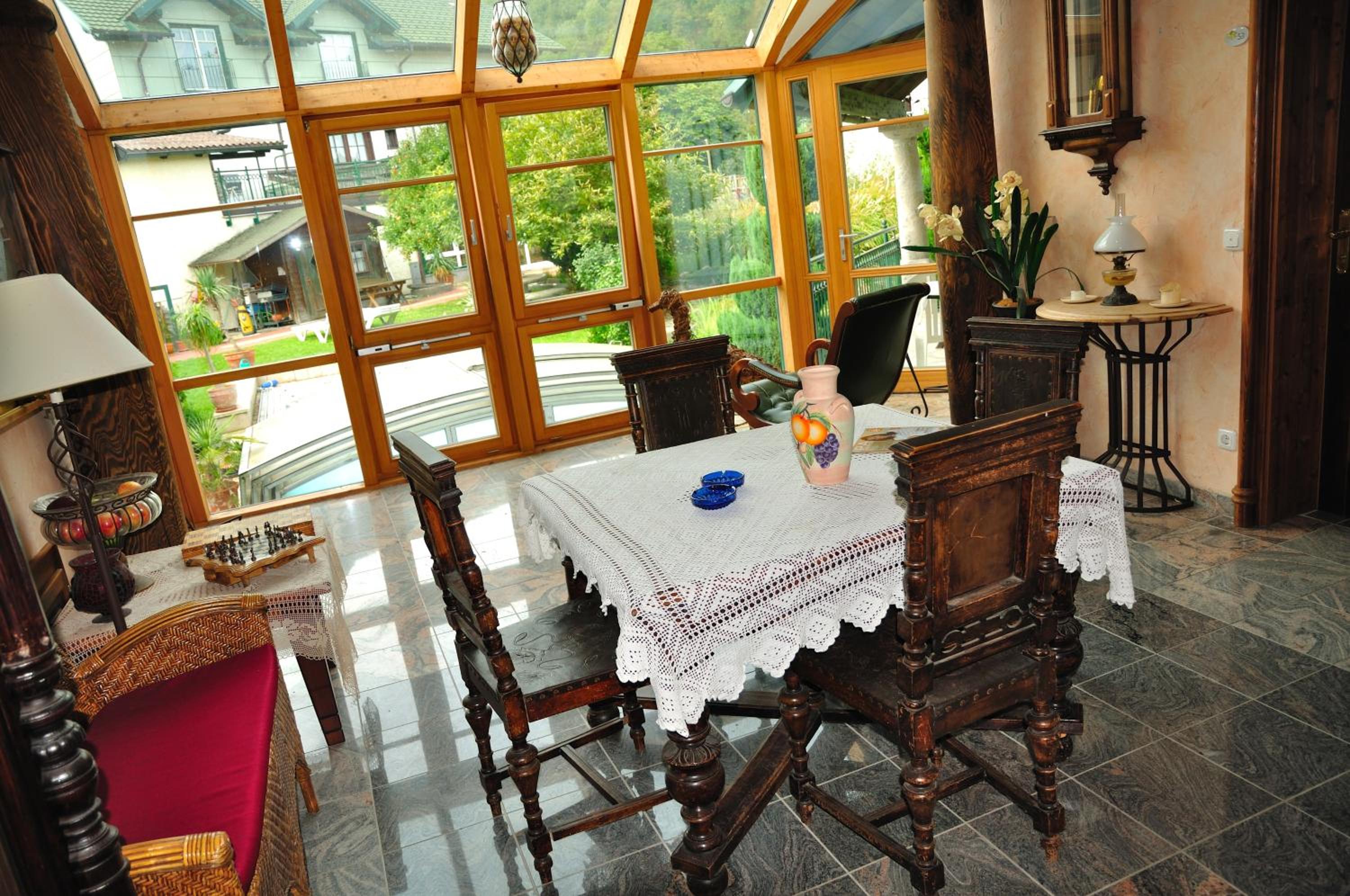 One-Bedroom Apartment with Balcony - Photo 7