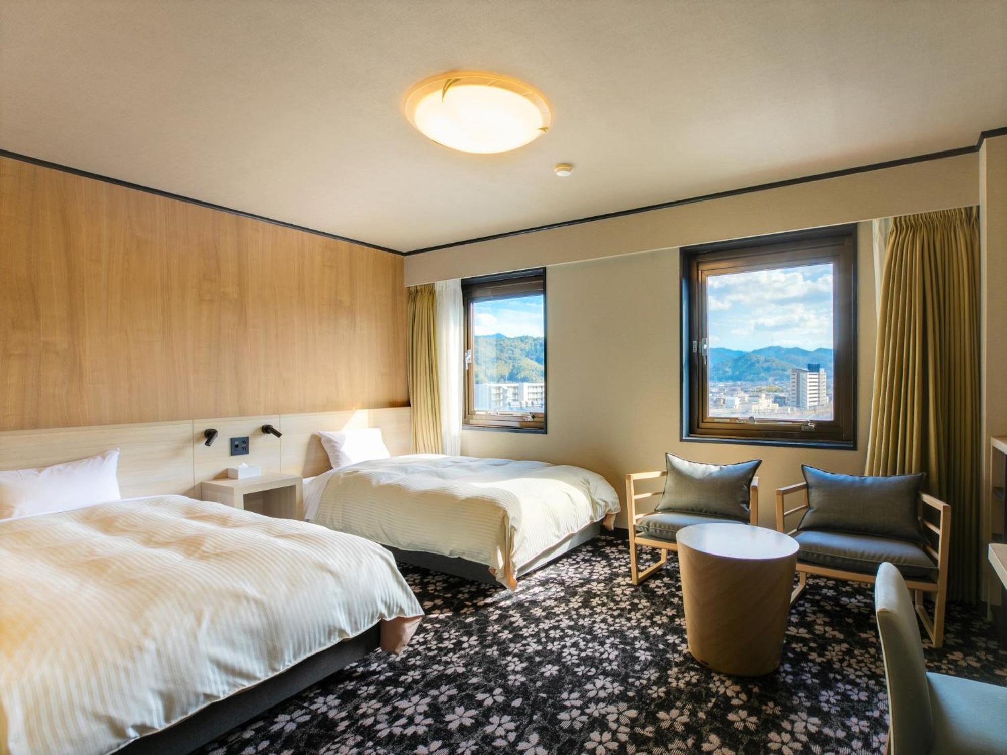 Deluxe Twin Room - Non-Smoking photo 1